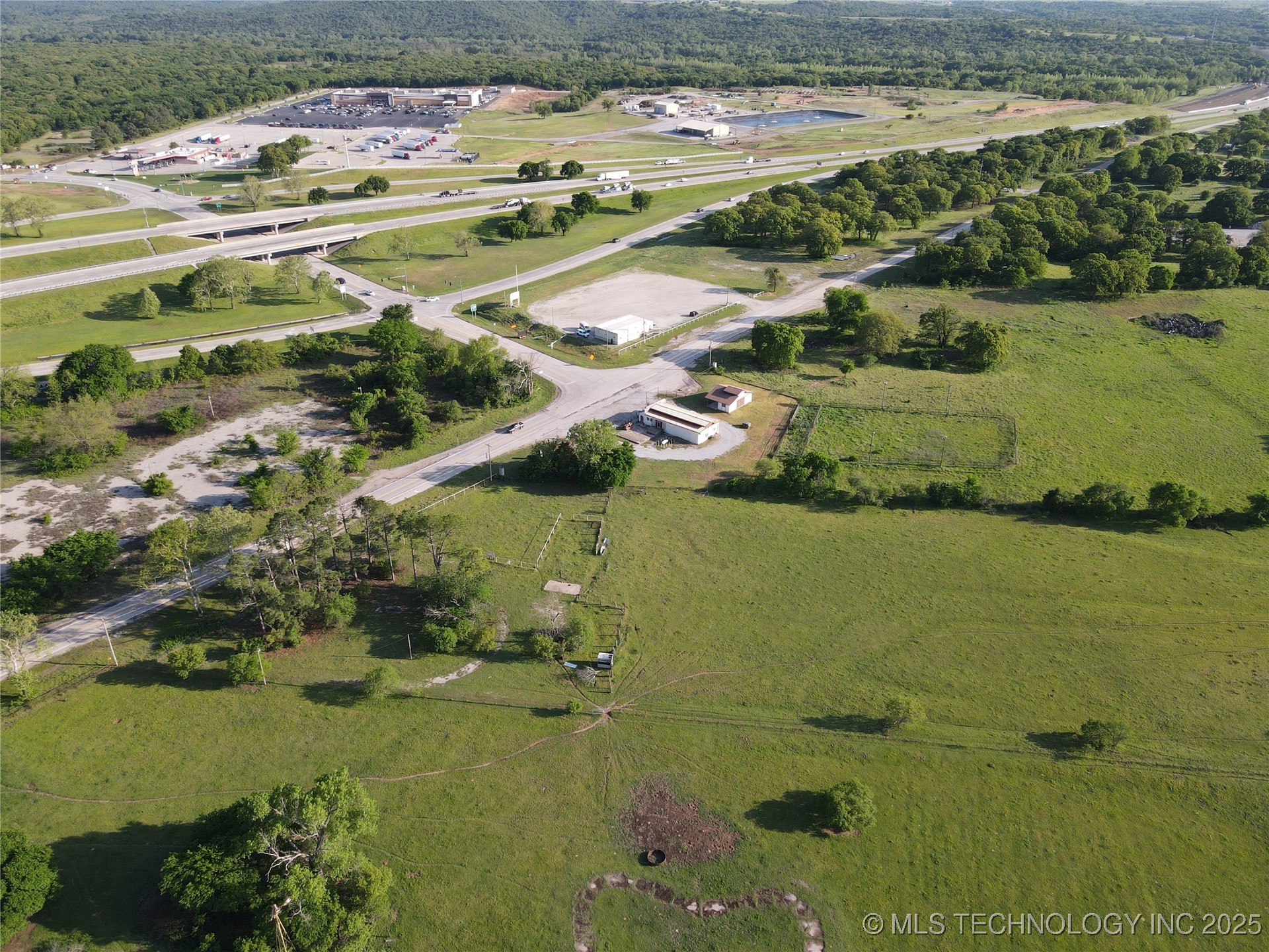 00 Highway 77 Property Photo 3