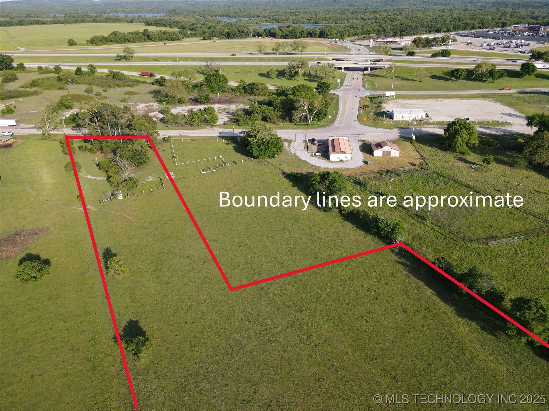 00 Highway 77 Property Photo 6