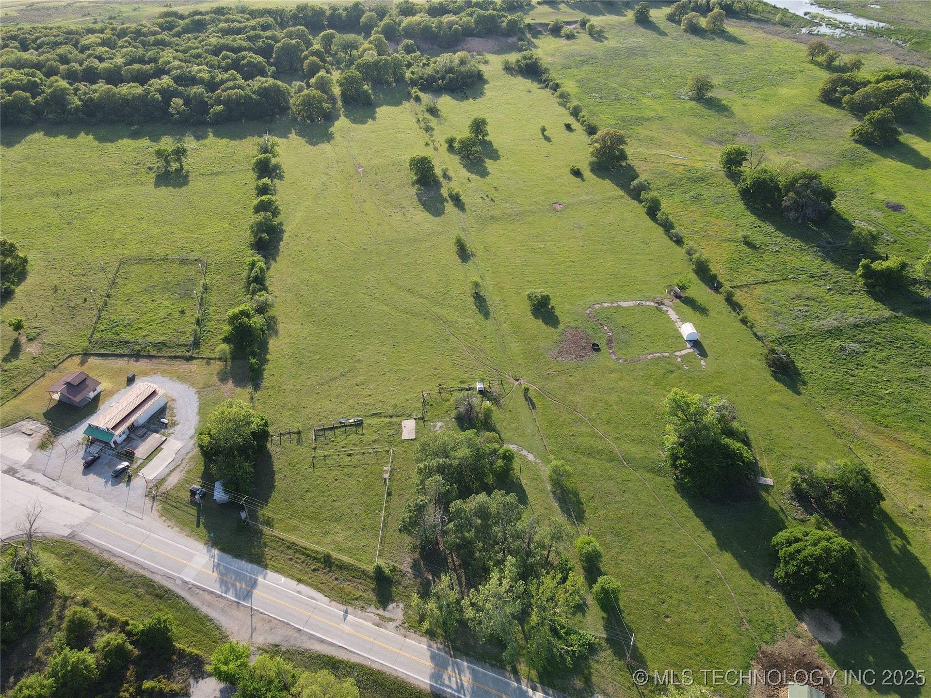 00 Highway 77 Property Photo 7