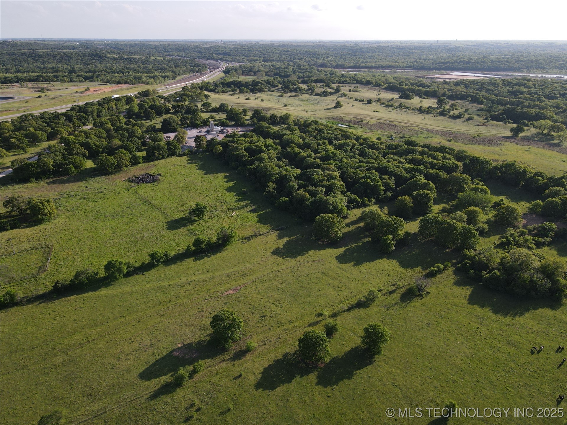 00 Highway 77 Property Photo 9