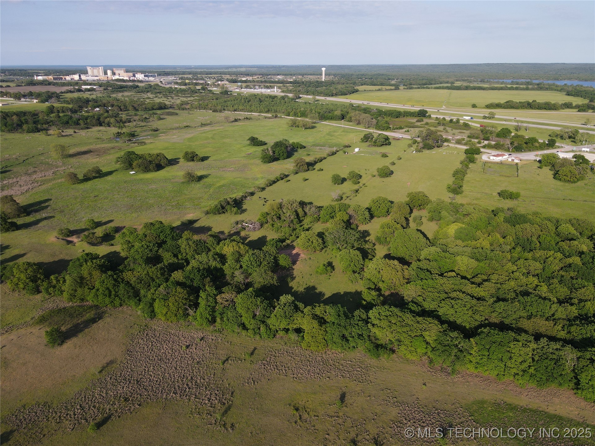 00 Highway 77 Property Photo 10