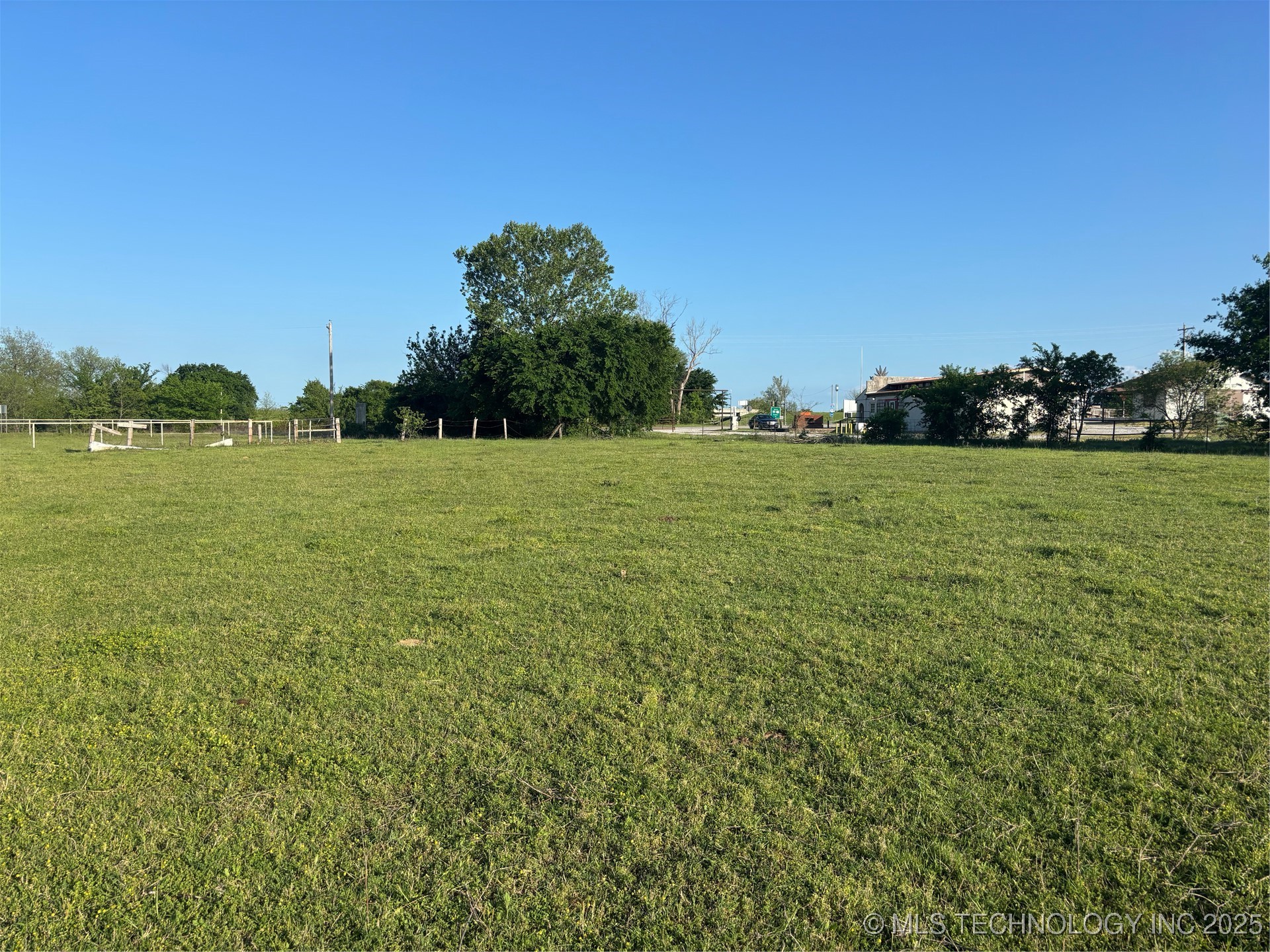 00 Highway 77 Property Photo 12