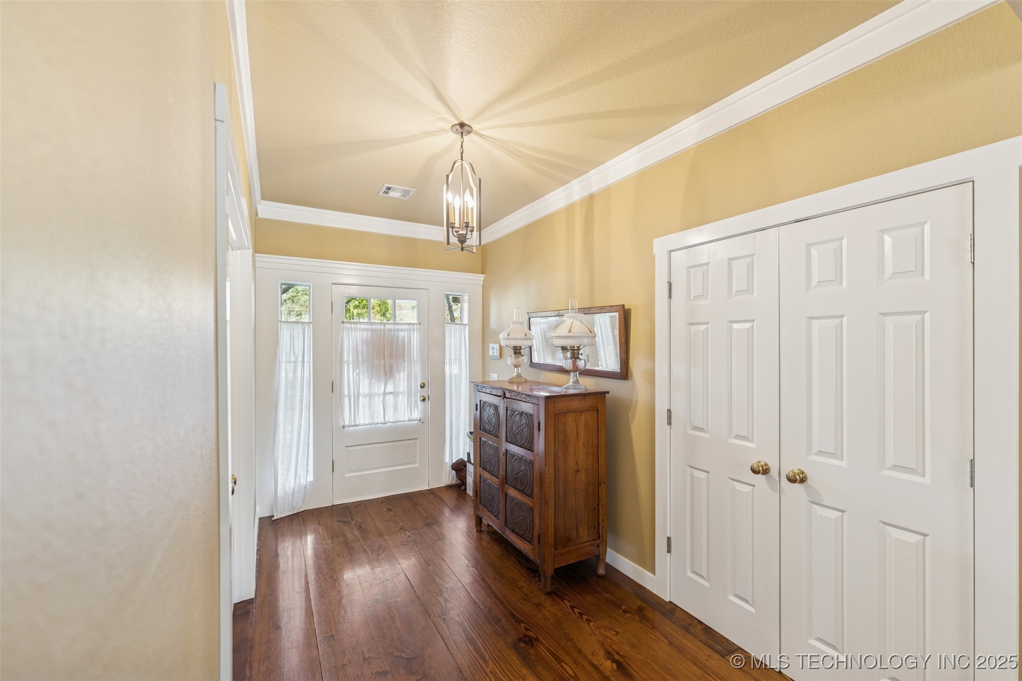 7408 N 202nd East Avenue Property Photo 5