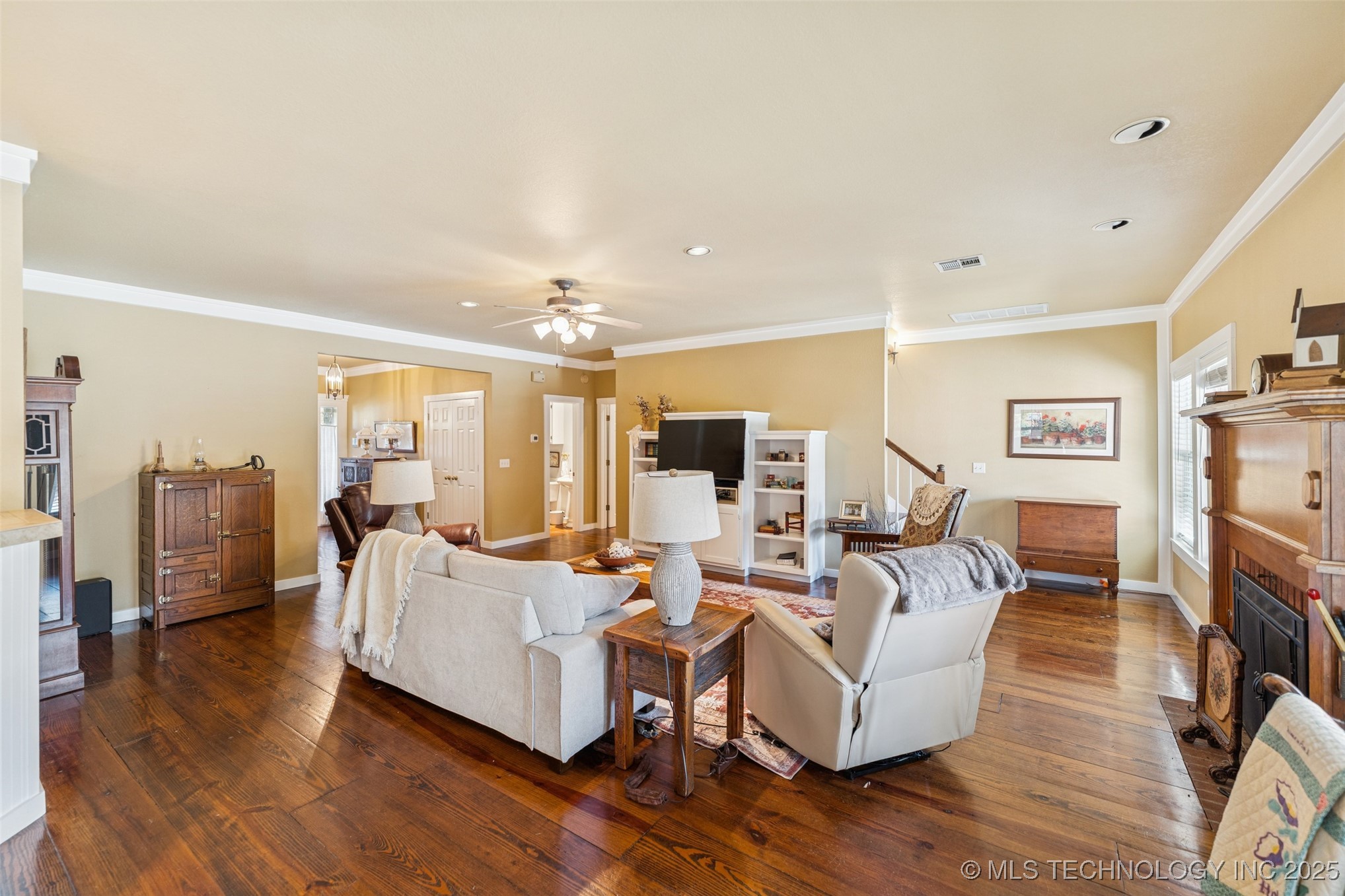 7408 N 202nd East Avenue Property Photo 8