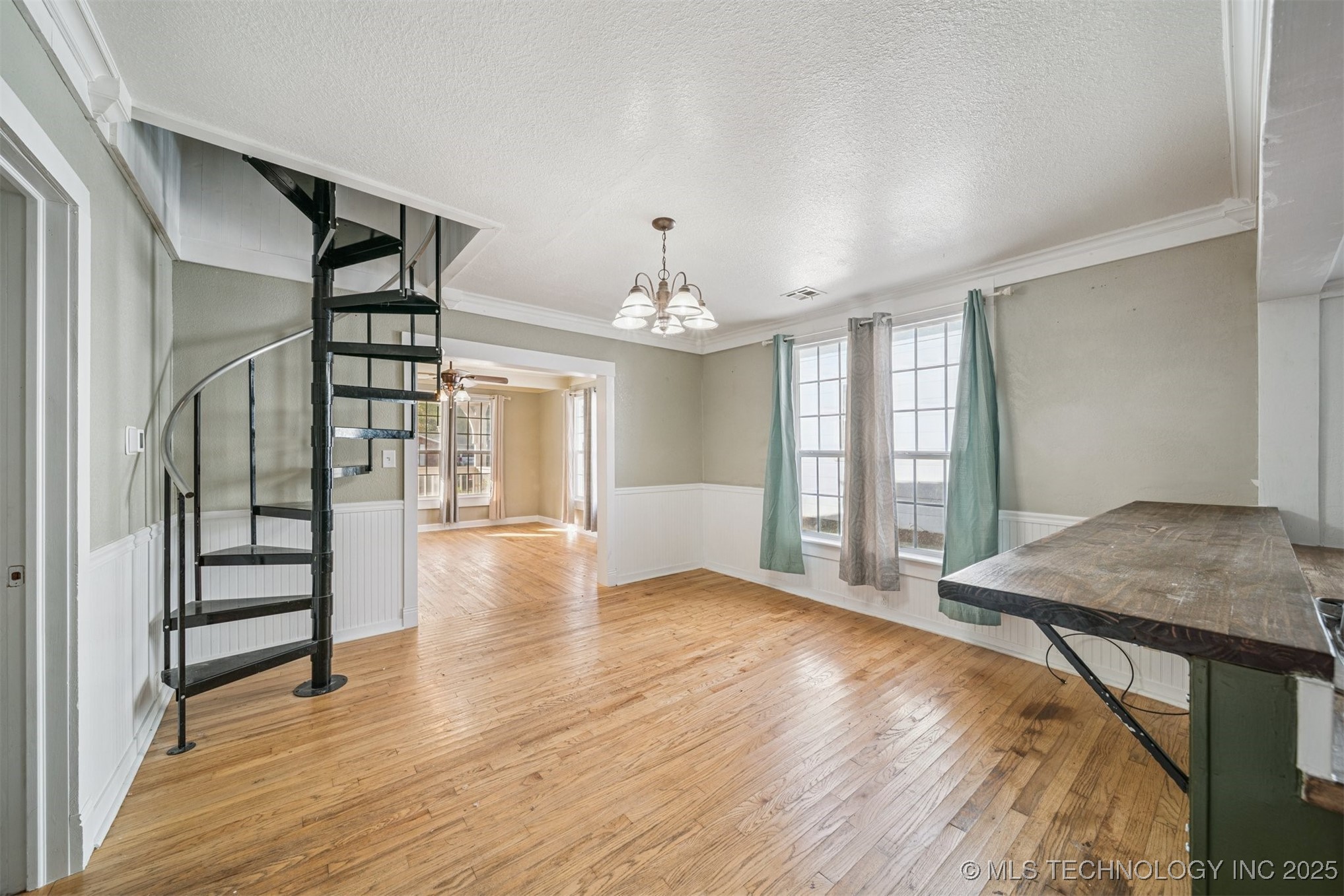 207 S Walnut Street Property Photo 5