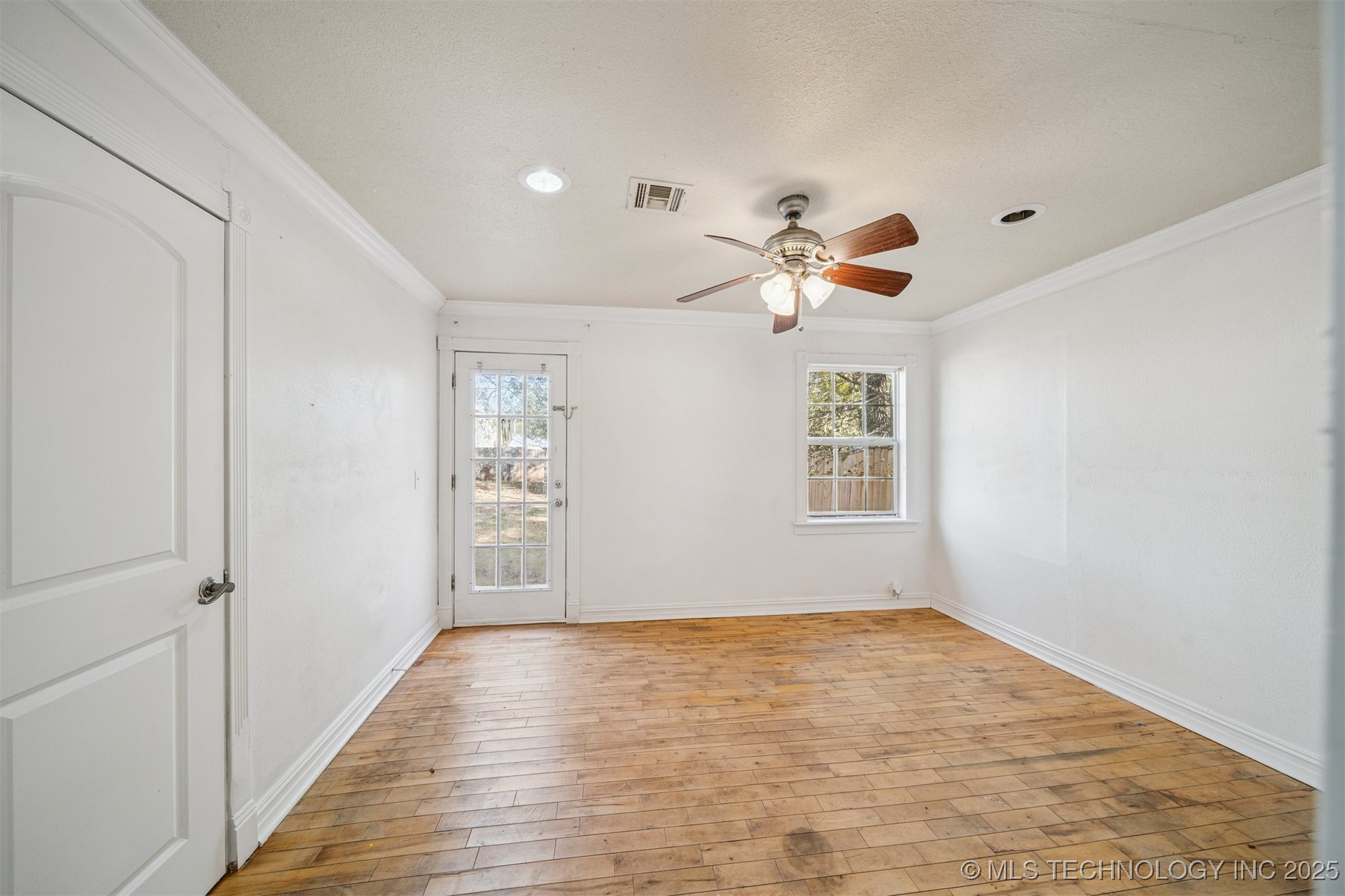 207 S Walnut Street Property Photo 12