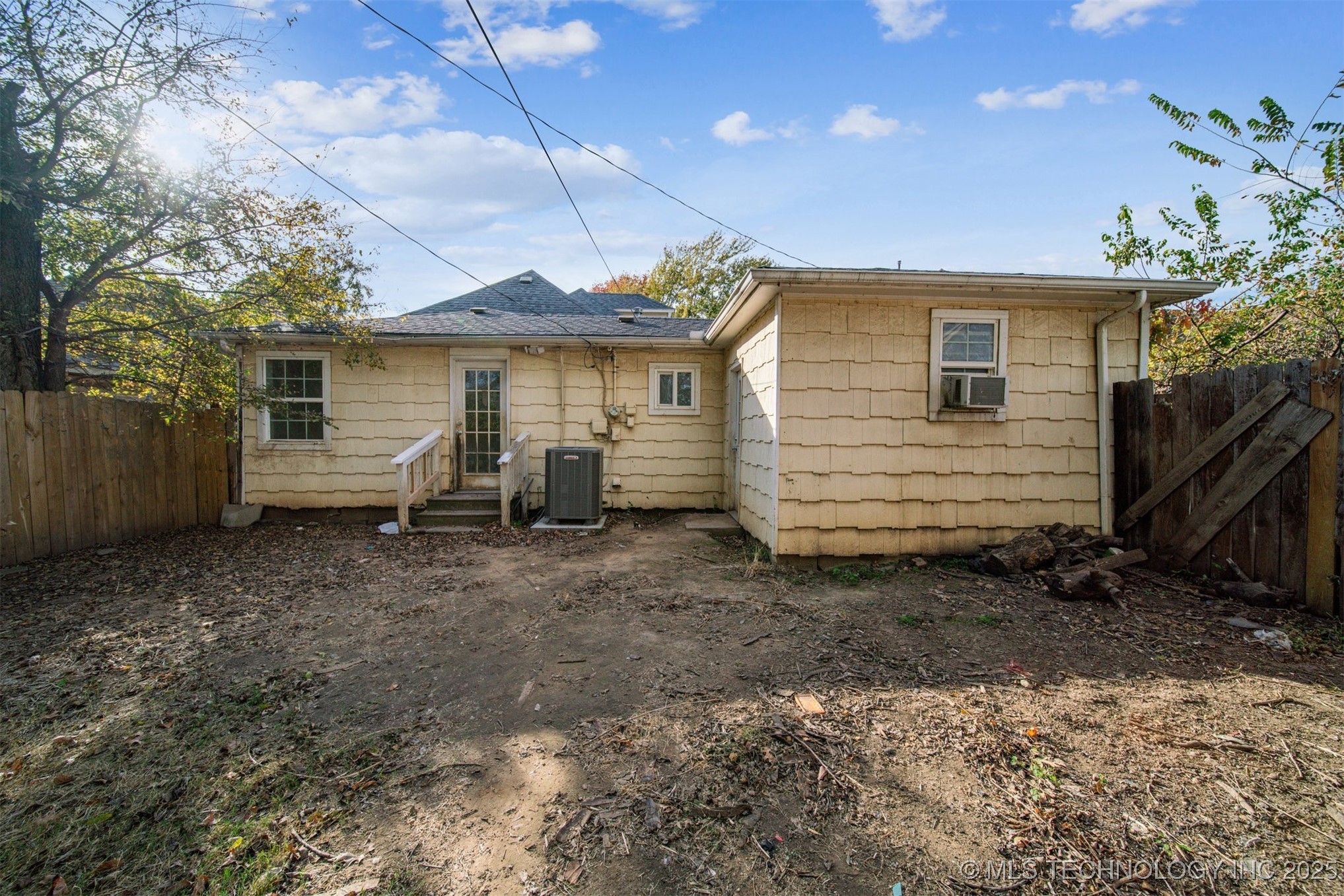 207 S Walnut Street Property Photo 17