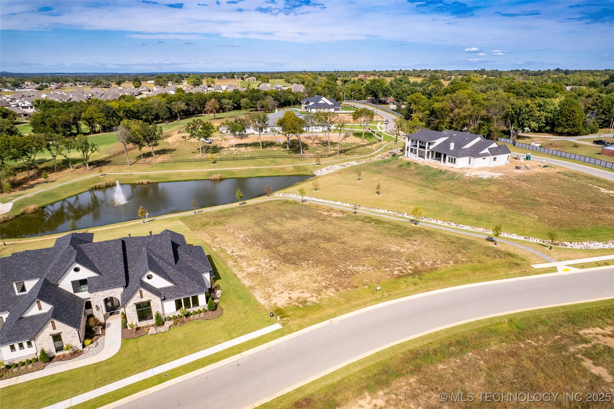 8908 E Elgin Street Property Photo 3