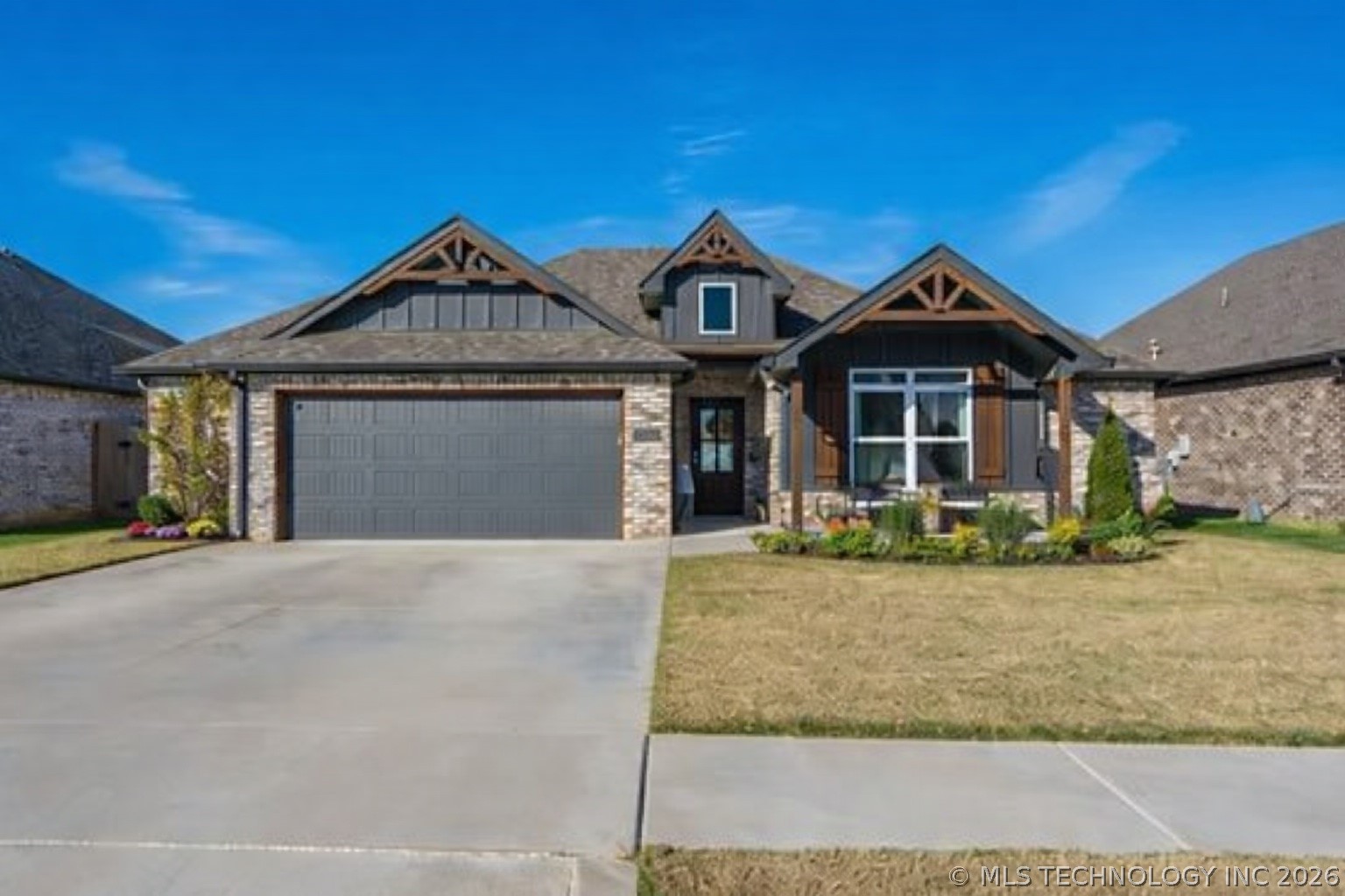 10930 S 276th East Avenue Property Photo 2