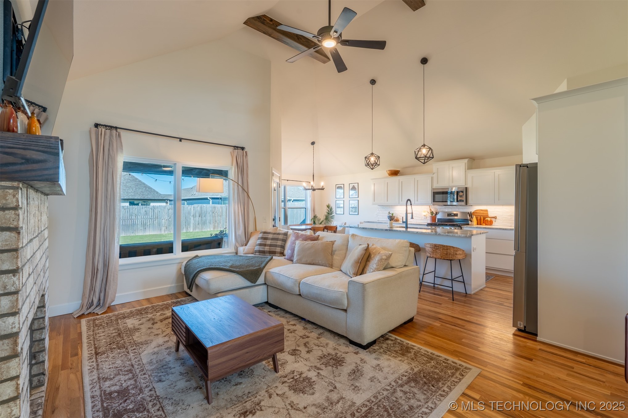 10930 S 276th East Avenue Property Photo 6