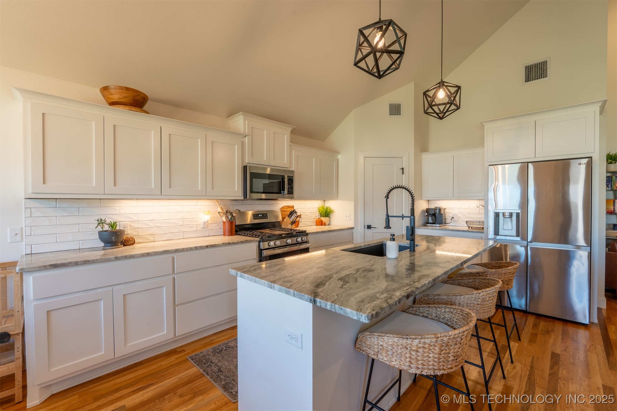 10930 S 276th East Avenue Property Photo 11