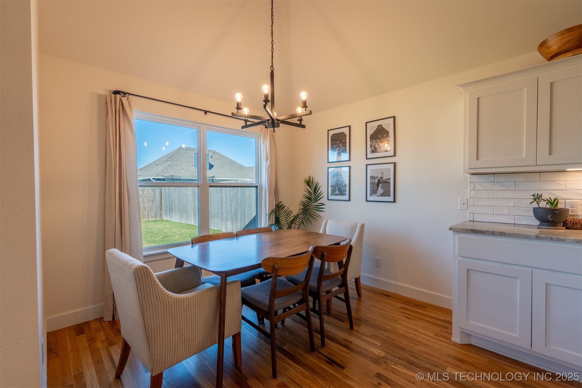 10930 S 276th East Avenue Property Photo 12