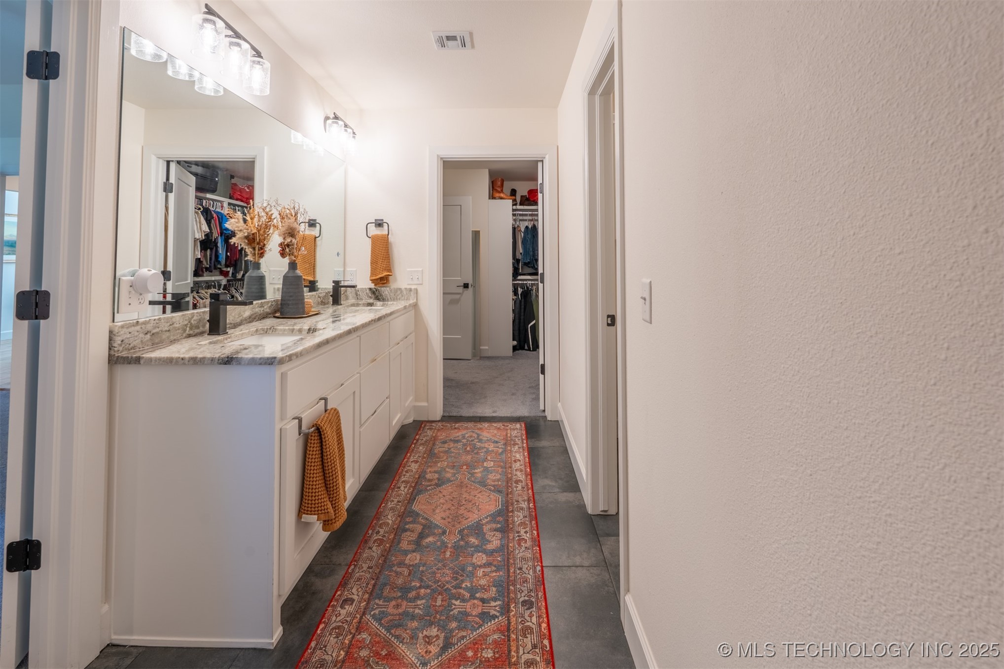 10930 S 276th East Avenue Property Photo 22