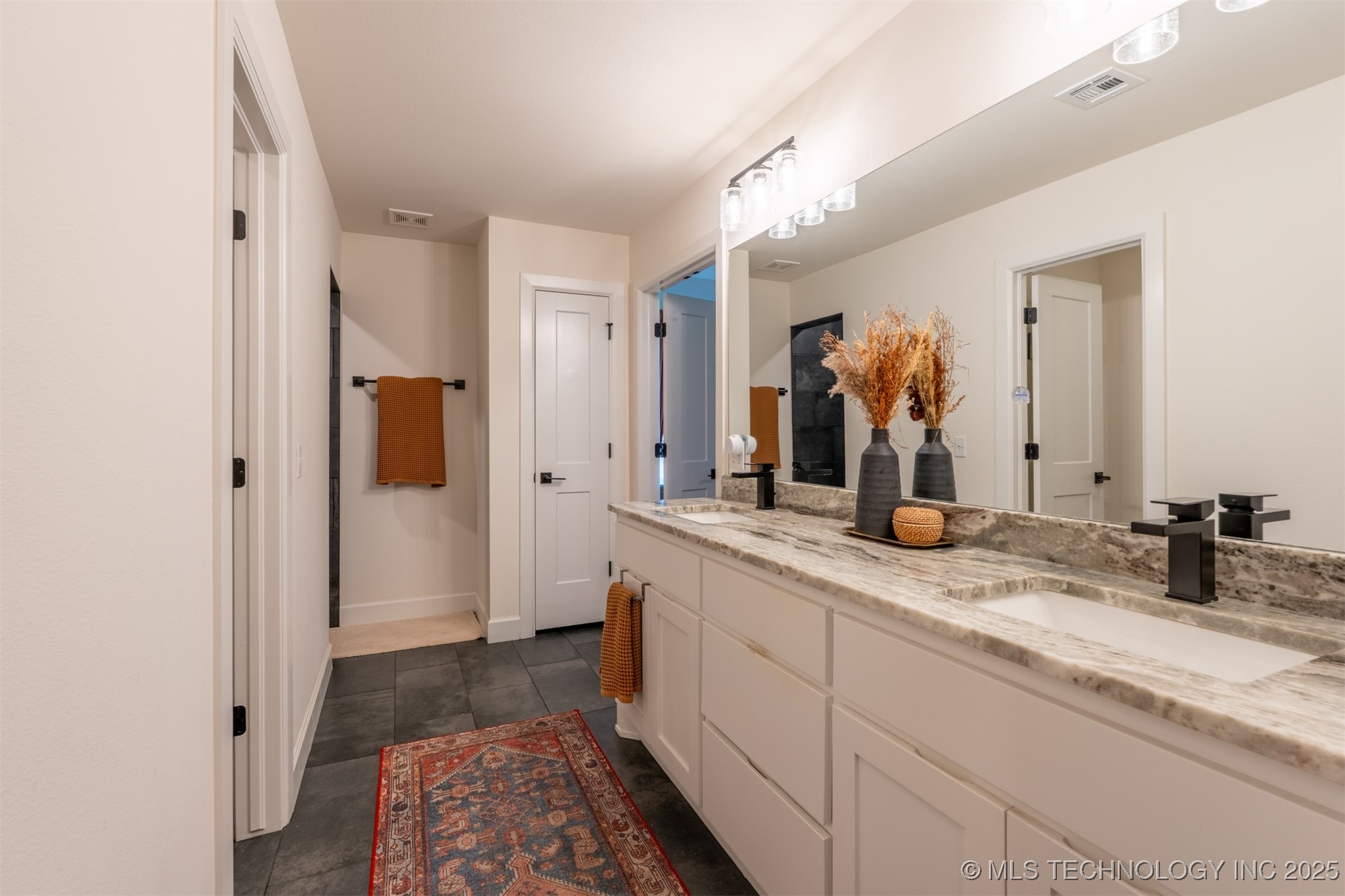 10930 S 276th East Avenue Property Photo 23