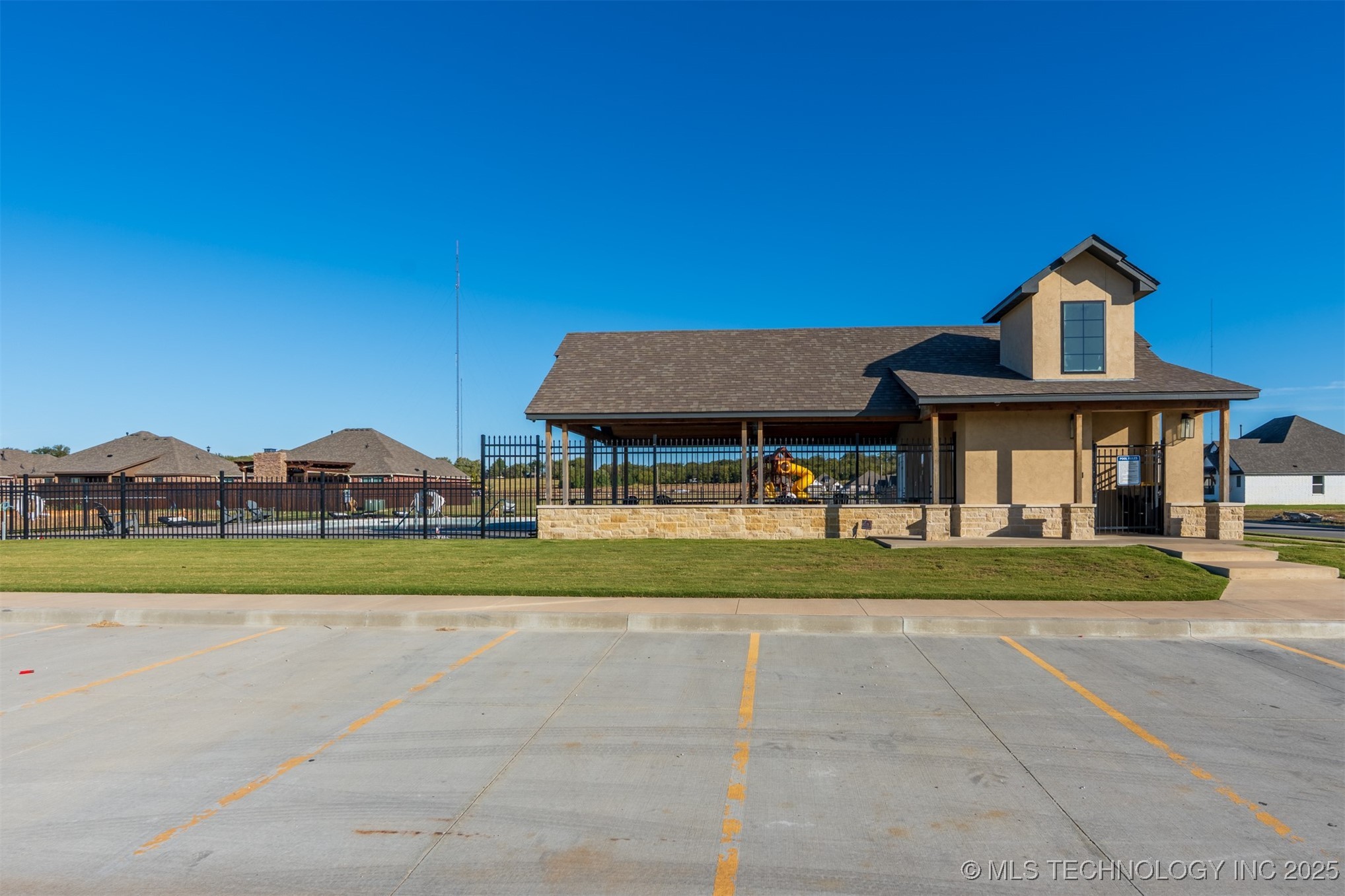 10930 S 276th East Avenue Property Photo 34