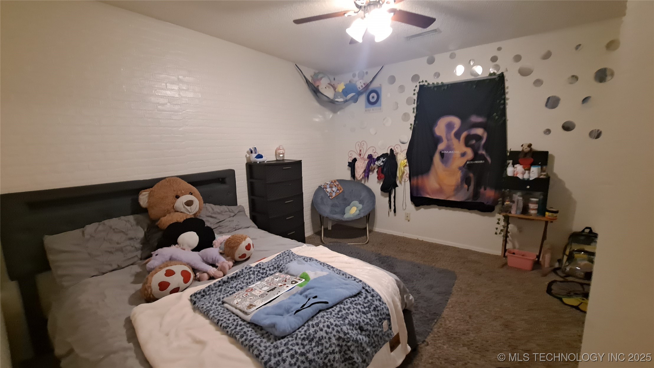 204 E Marshall Court Property Photo 4