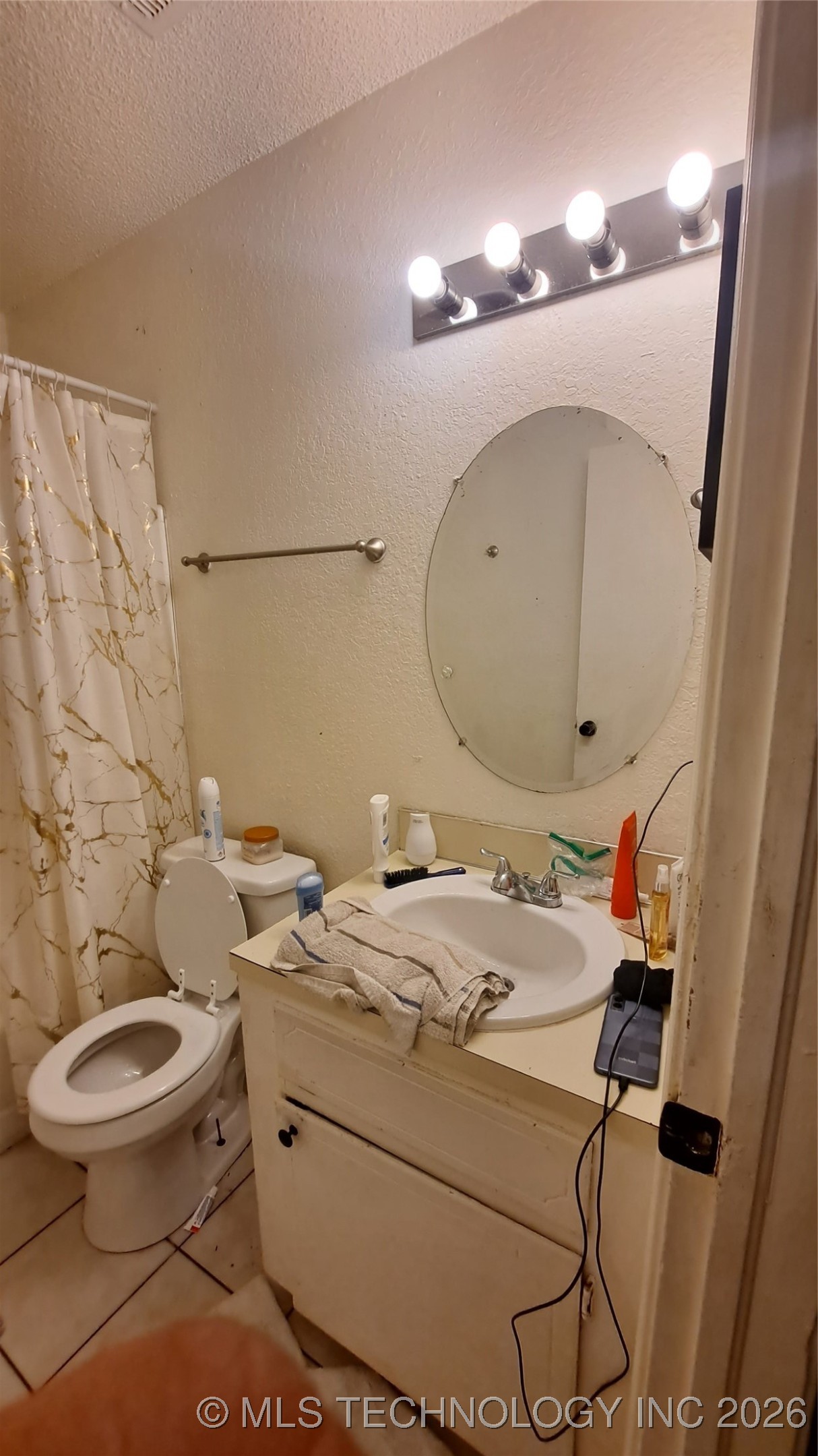 204 E Marshall Court Property Photo 5