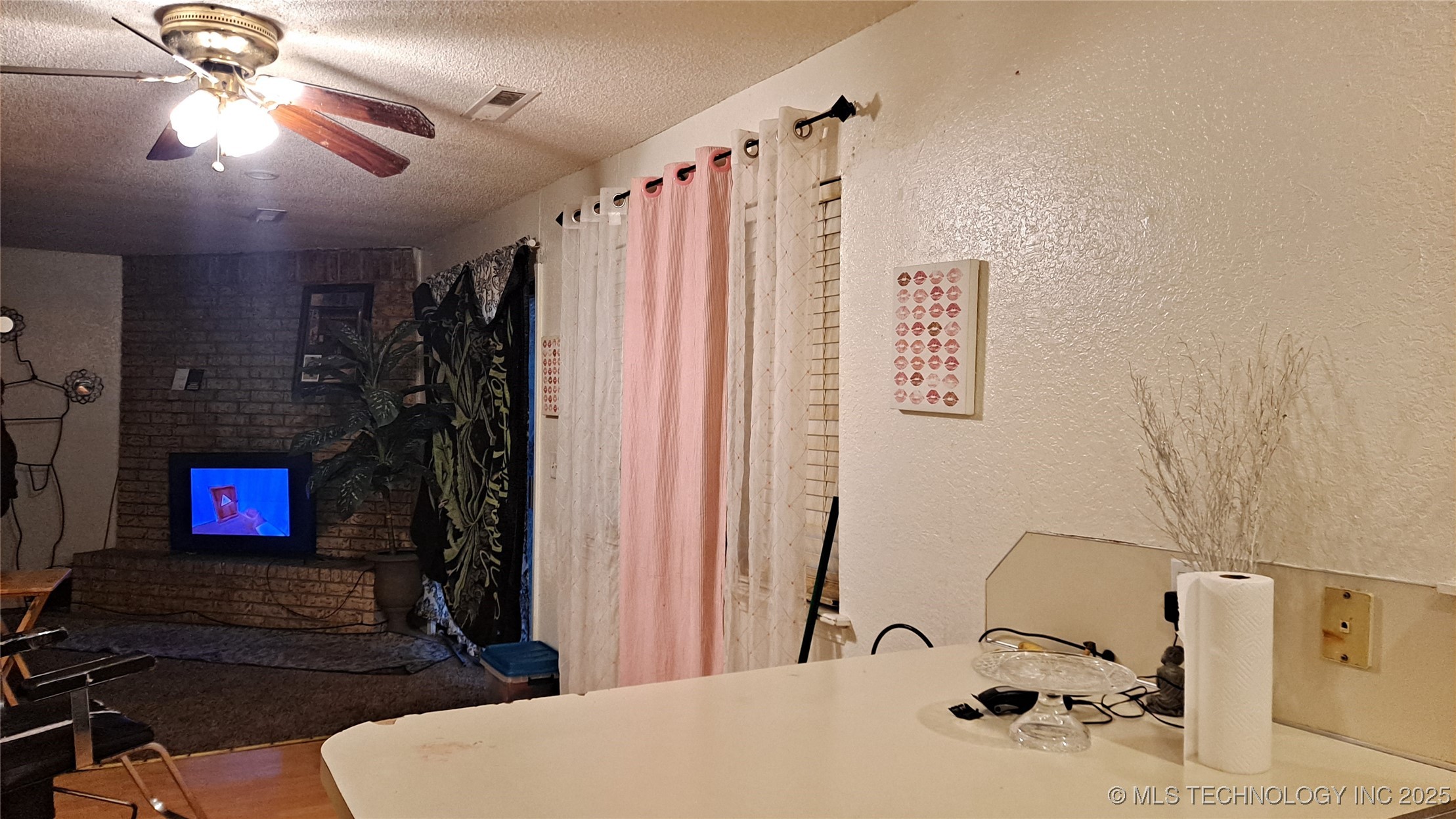 204 E Marshall Court Property Photo 12