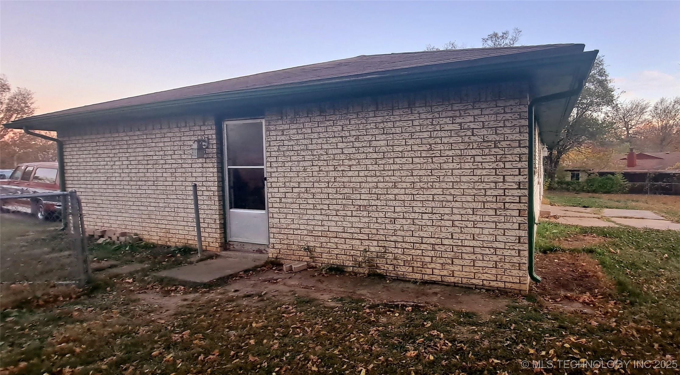 204 E Marshall Court Property Photo 17