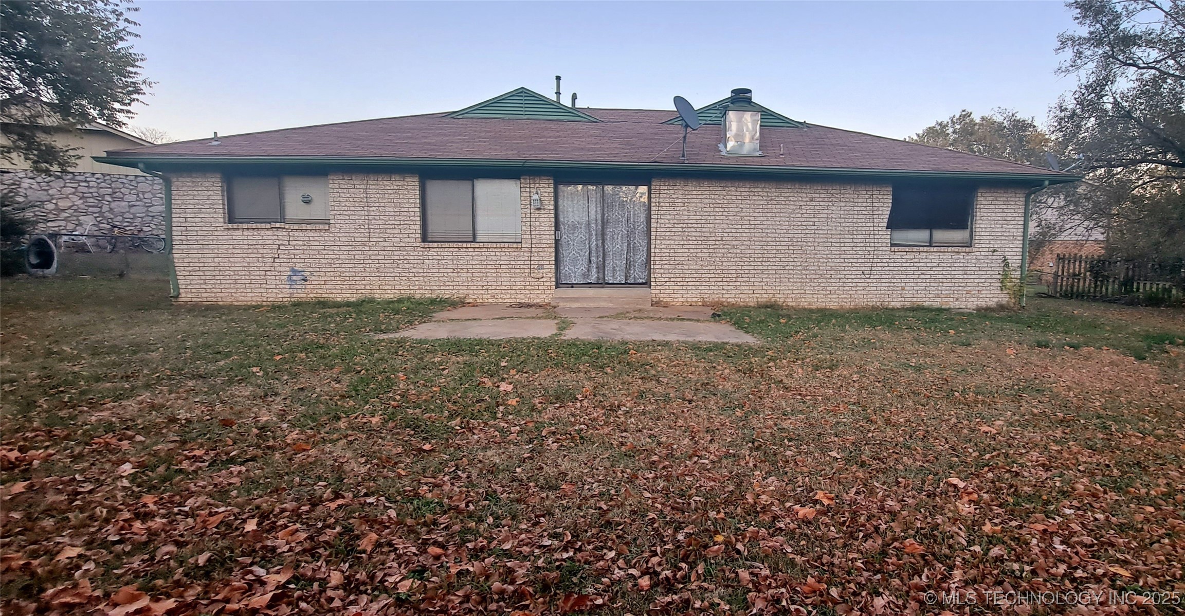 204 E Marshall Court Property Photo 18