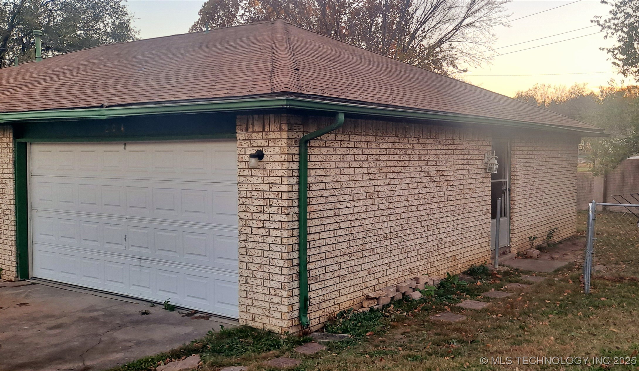 204 E Marshall Court Property Photo 19