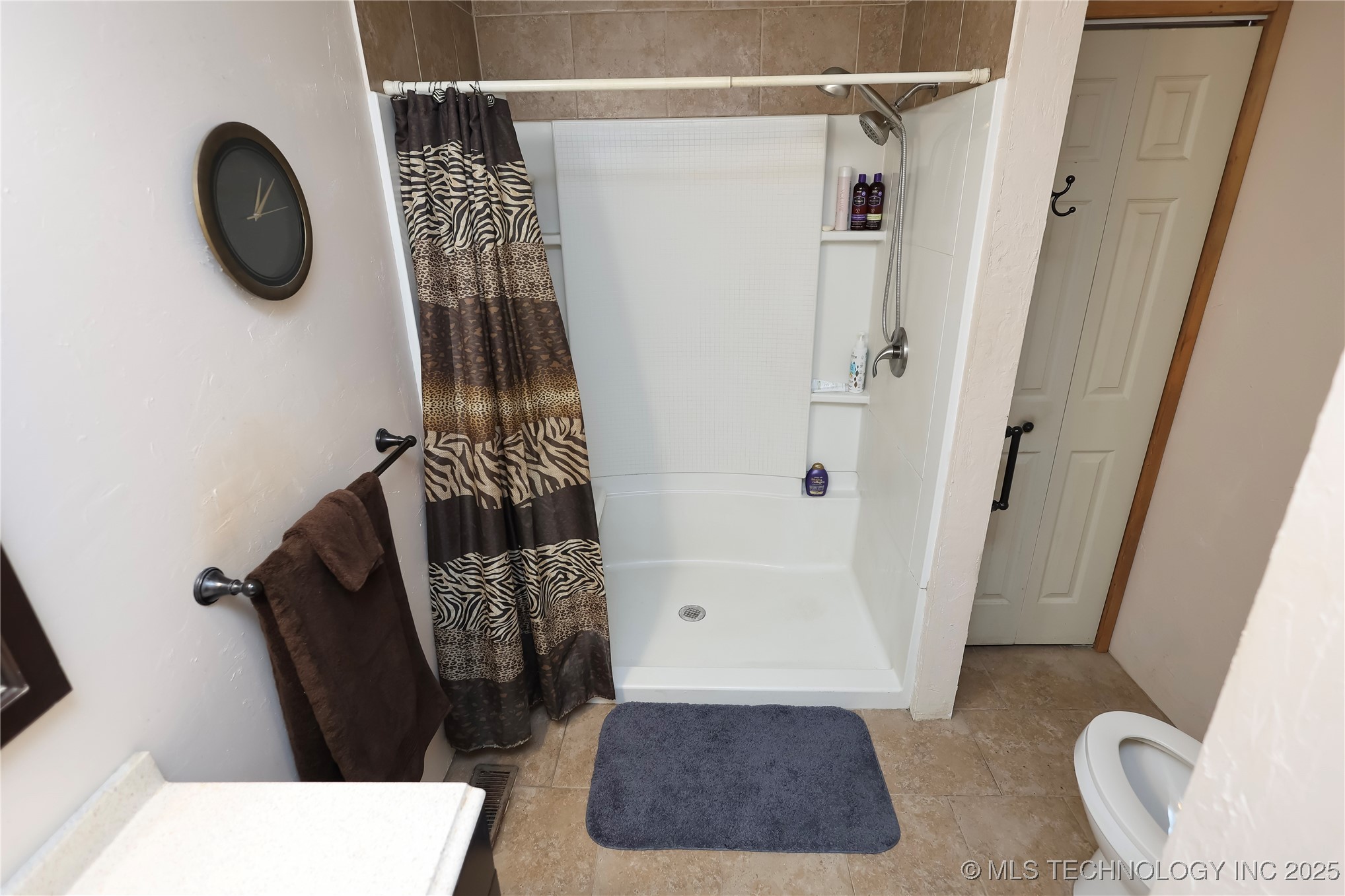 1339 N Richmond Avenue Property Photo 7