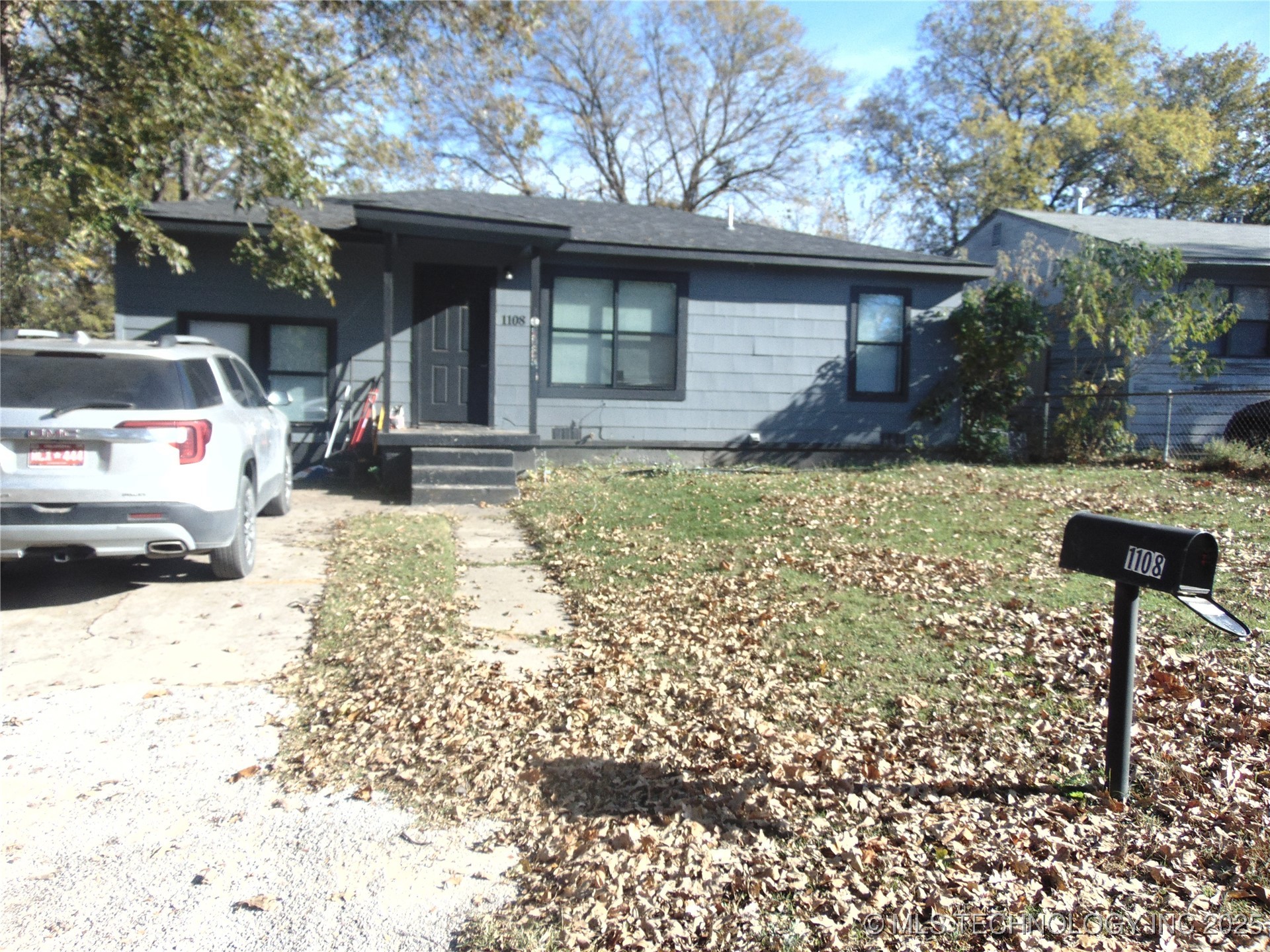 1108 Douglas Street Se Property Photo 1