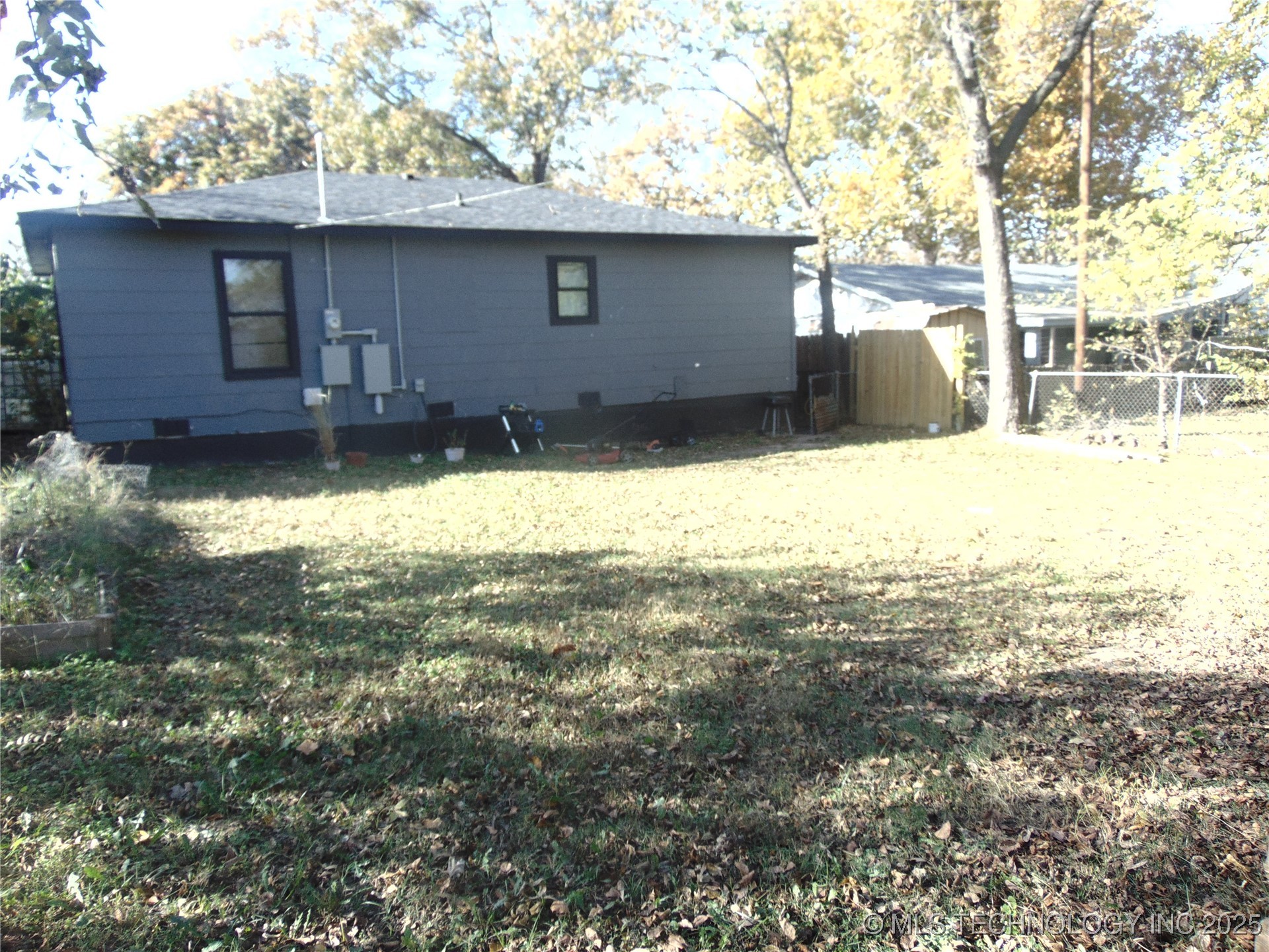 1108 Douglas Street Se Property Photo 6