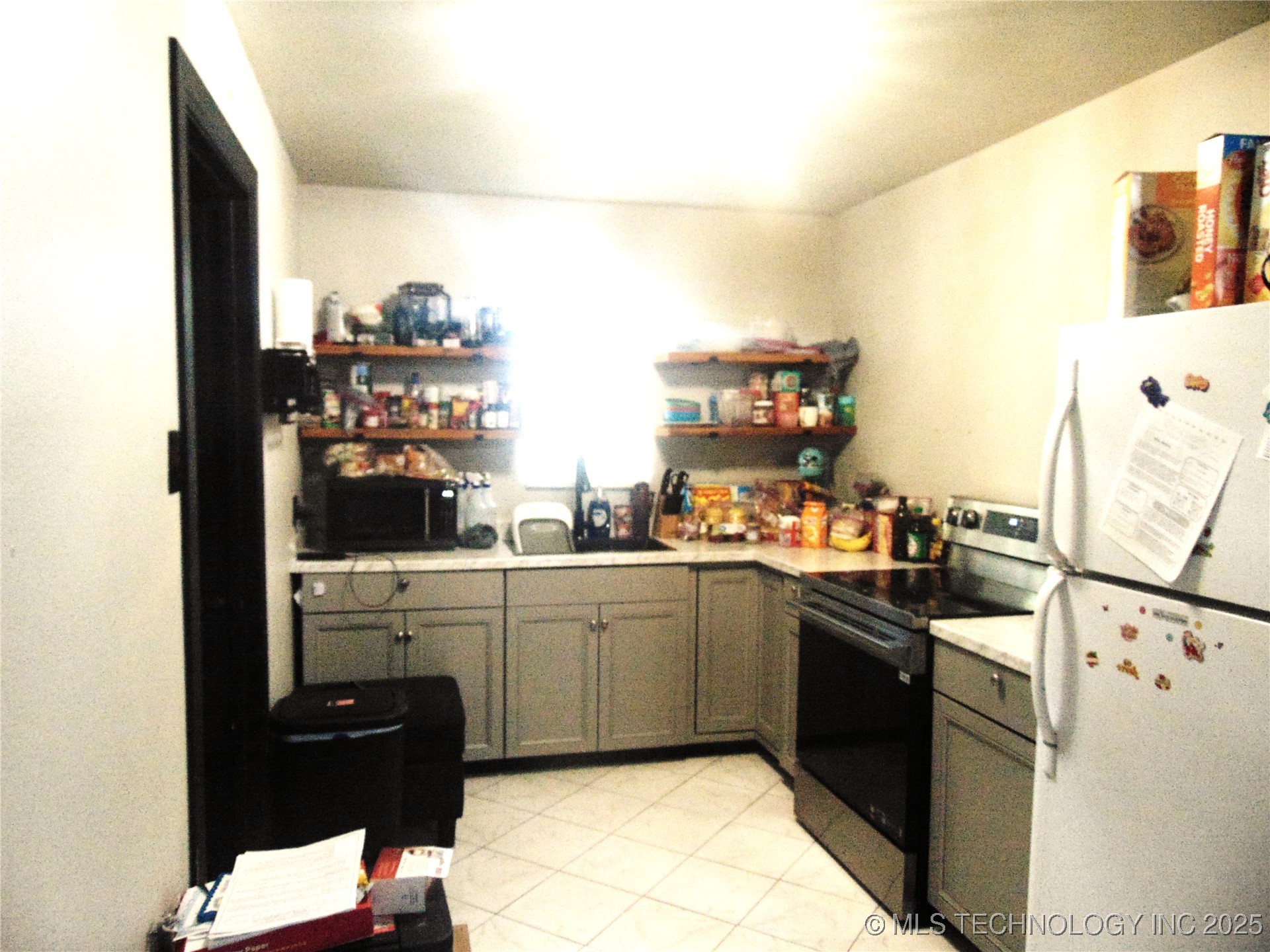 1108 Douglas Street Se Property Photo 7