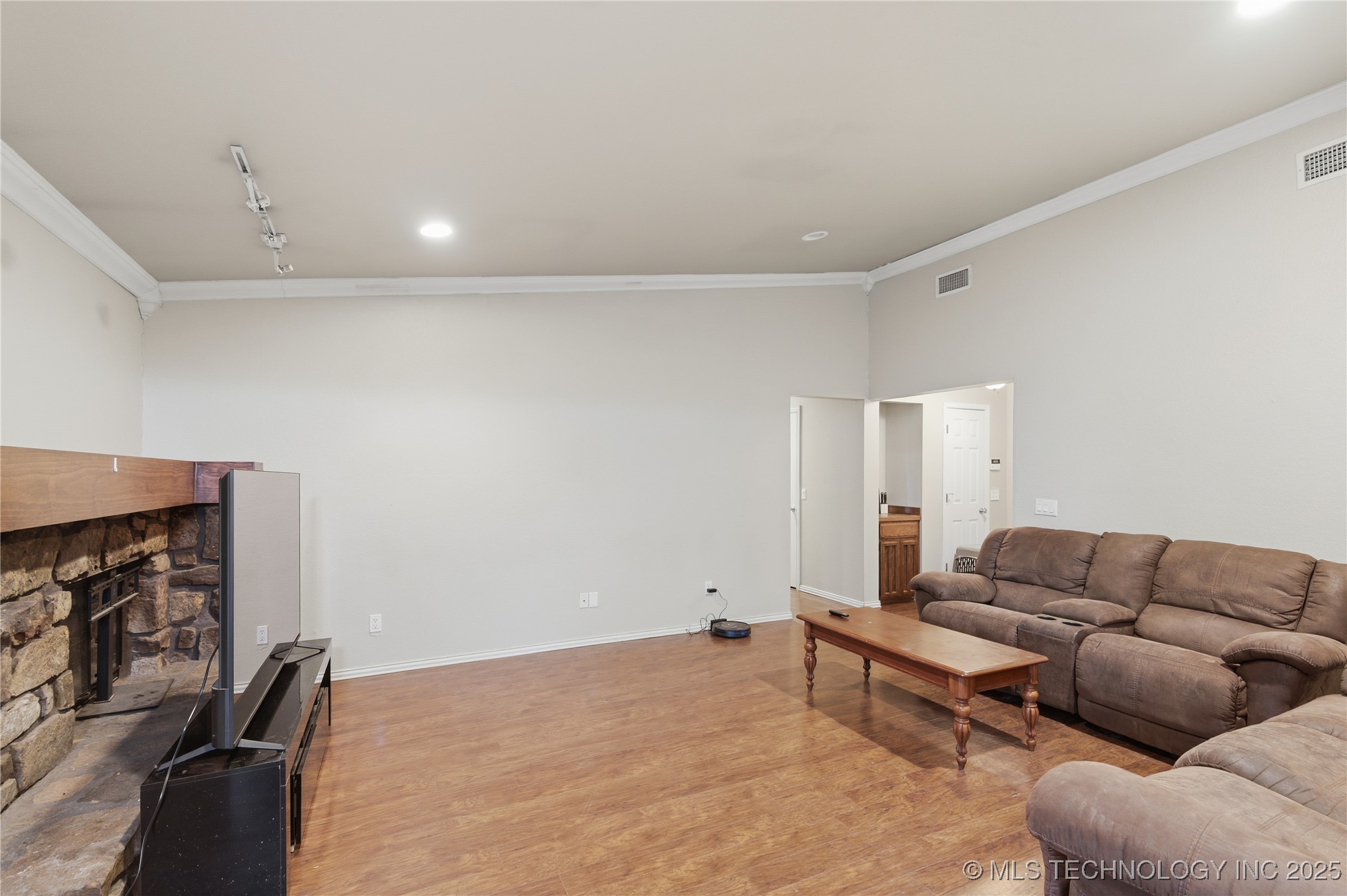 8841 E 93rd Street Property Photo 6