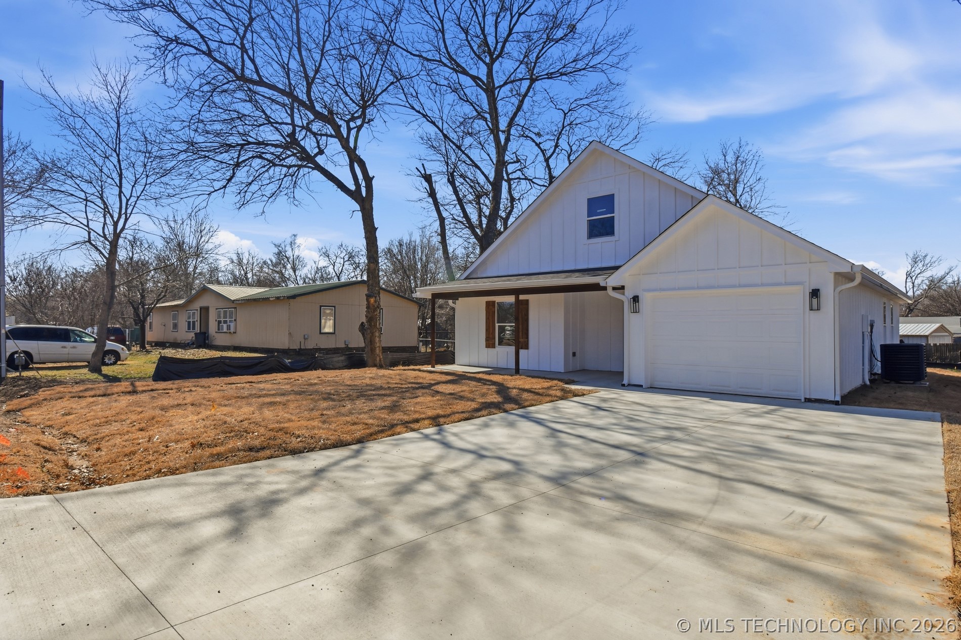 112 S Stark Street Property Photo 2