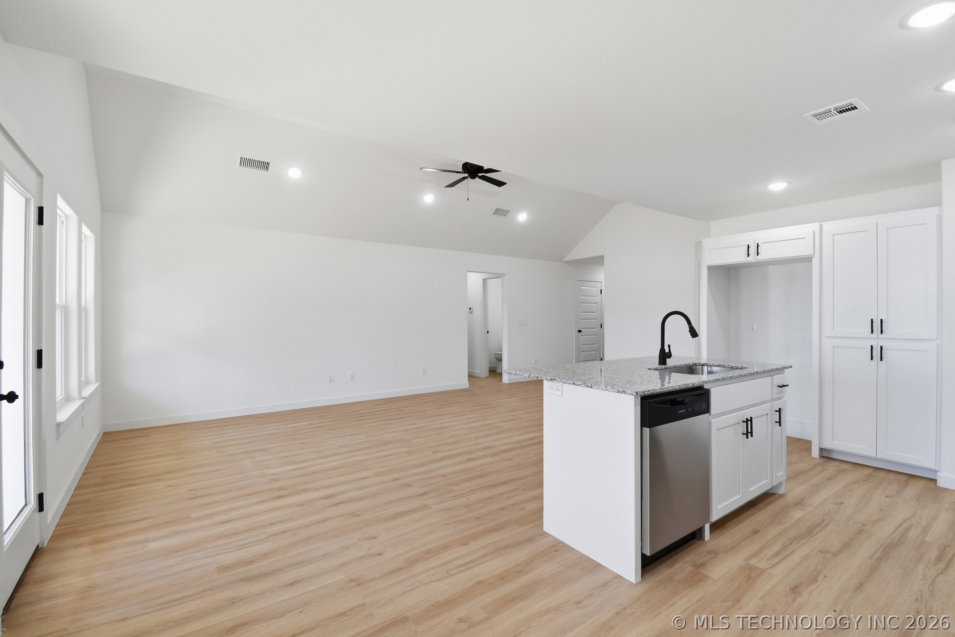 112 S Stark Street Property Photo 12