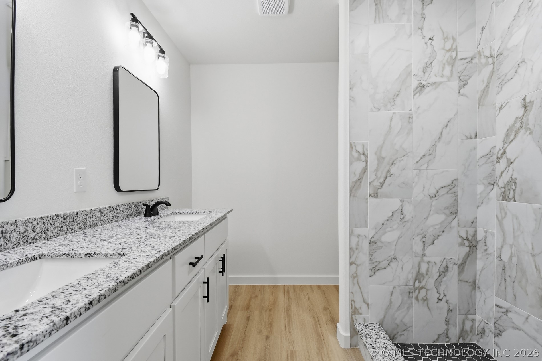 112 S Stark Street Property Photo 16