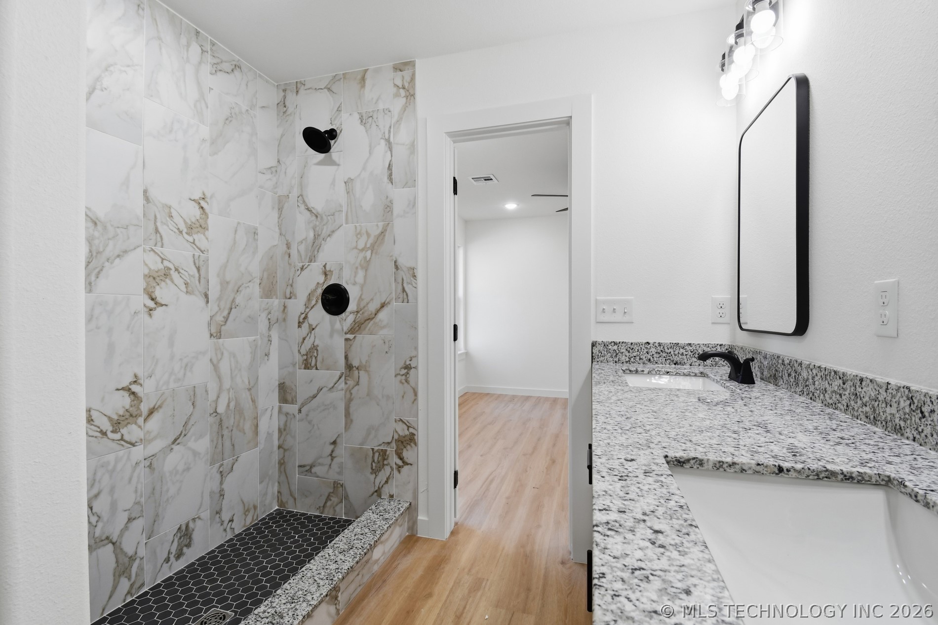 112 S Stark Street Property Photo 17