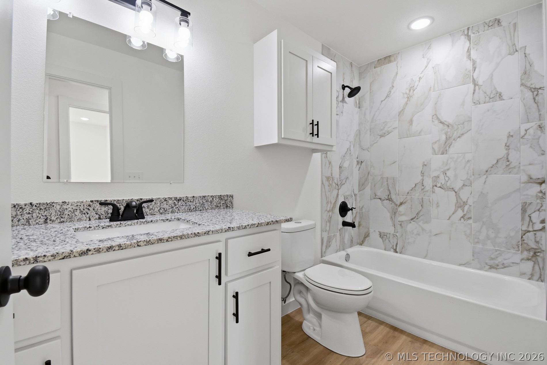 112 S Stark Street Property Photo 21