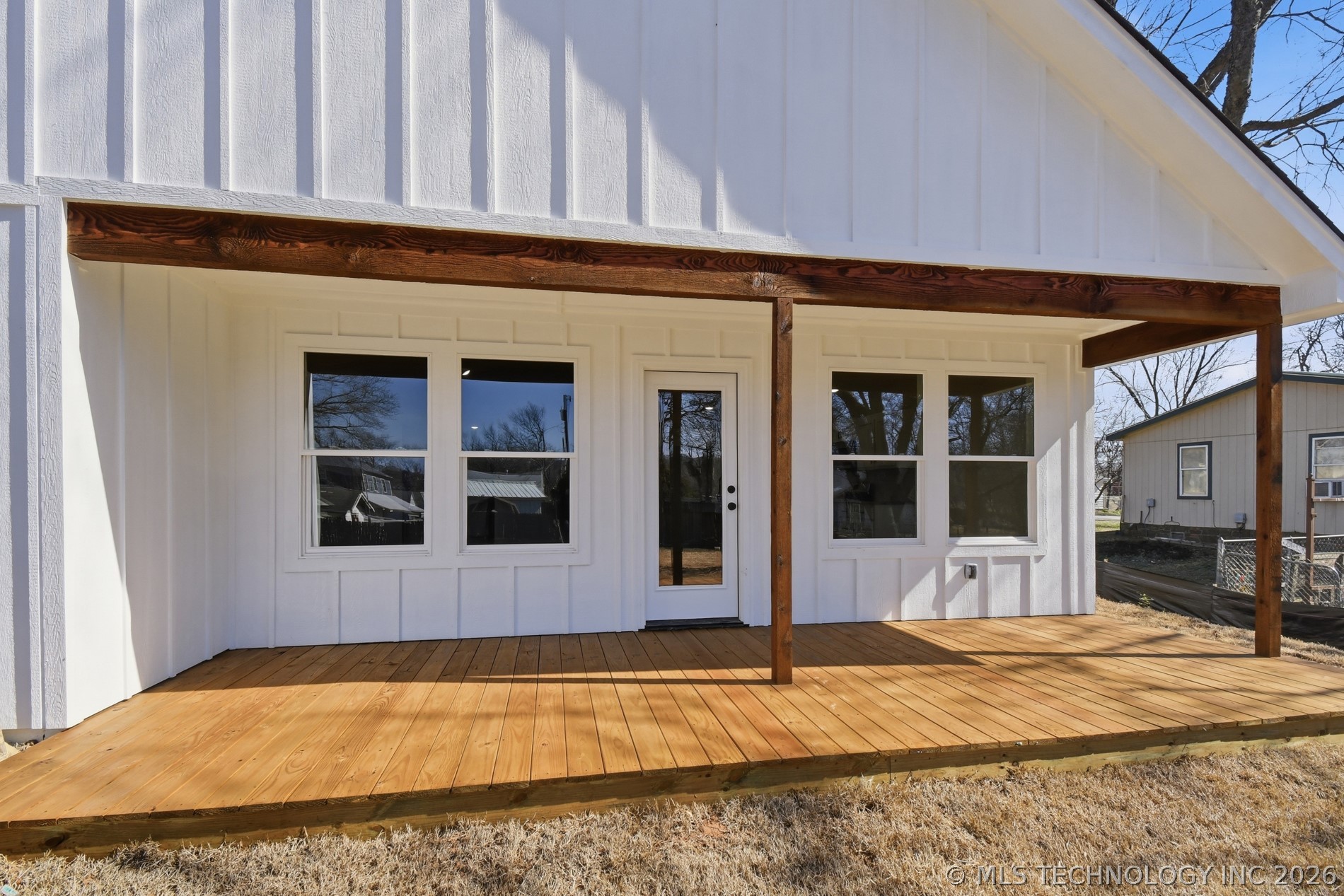 112 S Stark Street Property Photo 25