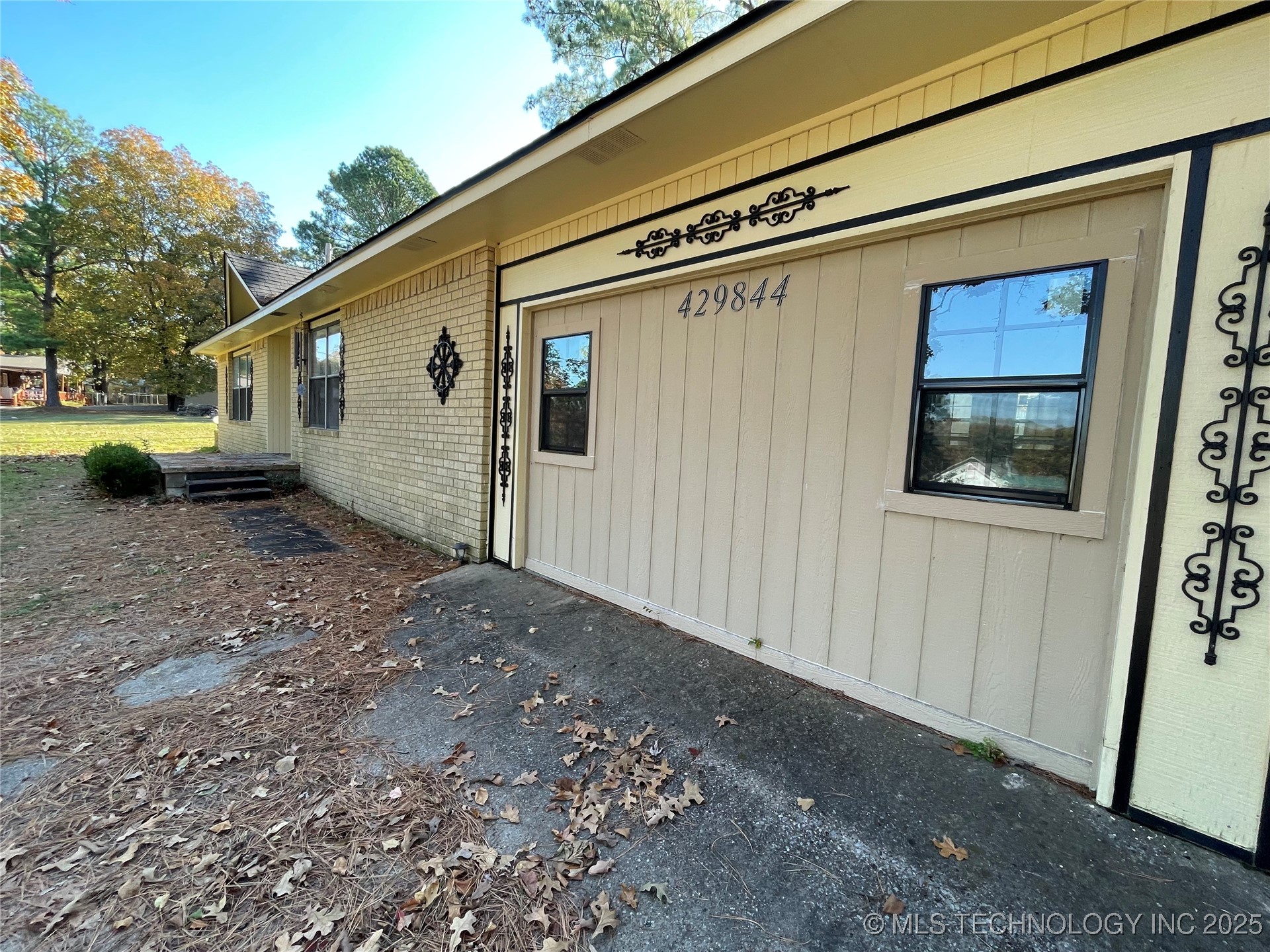 429844 E 1156 Road Property Photo 3