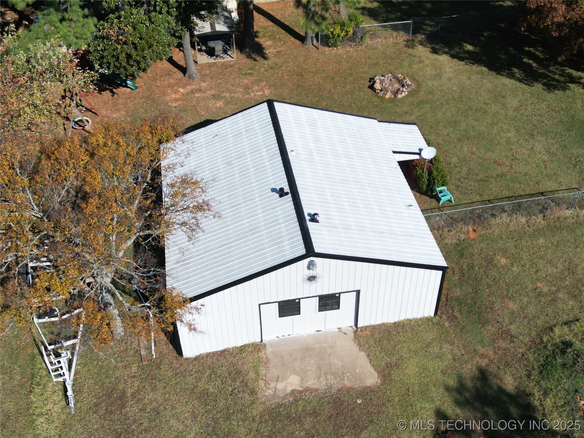 429844 E 1156 Road Property Photo 8