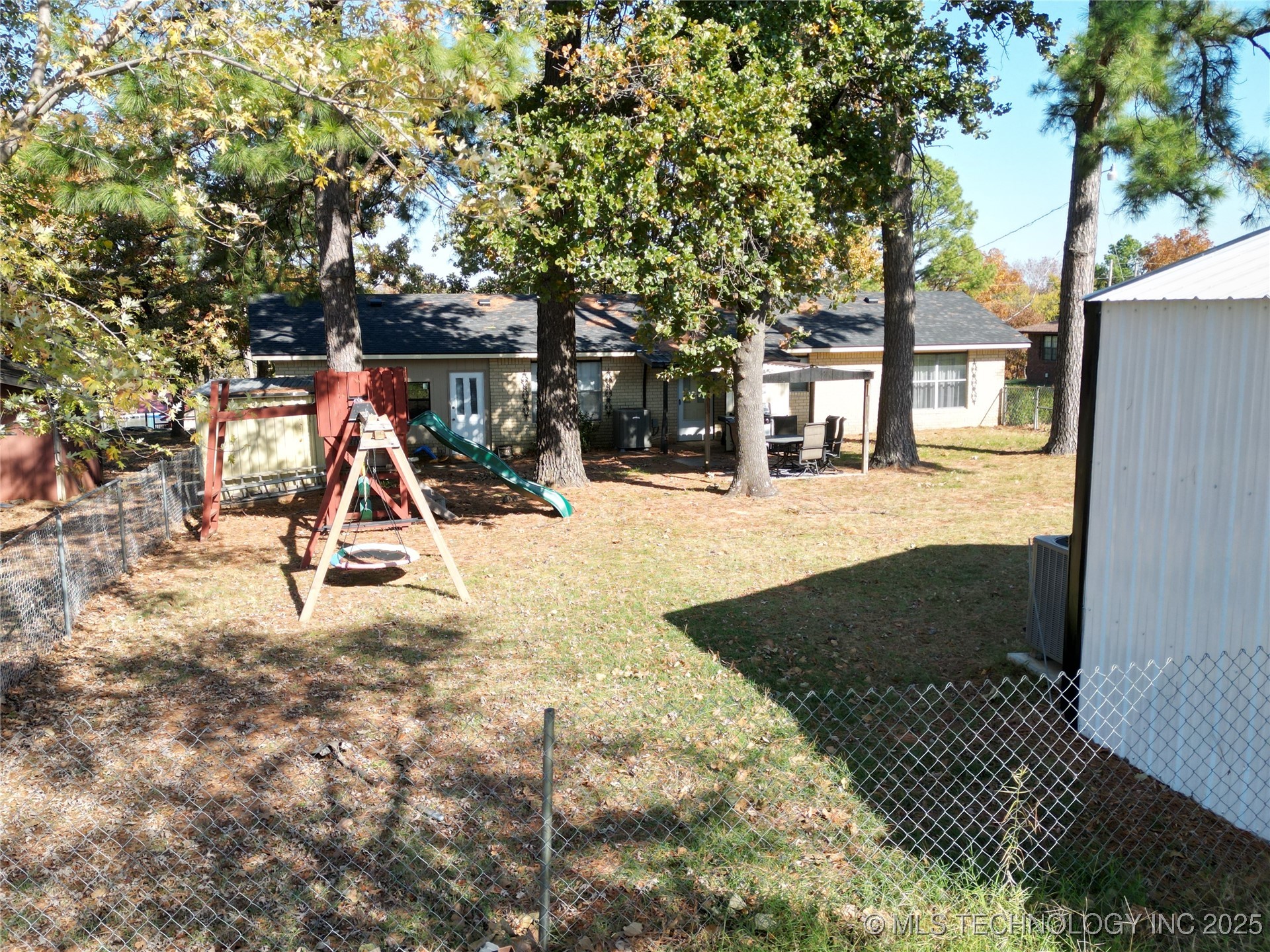 429844 E 1156 Road Property Photo 9