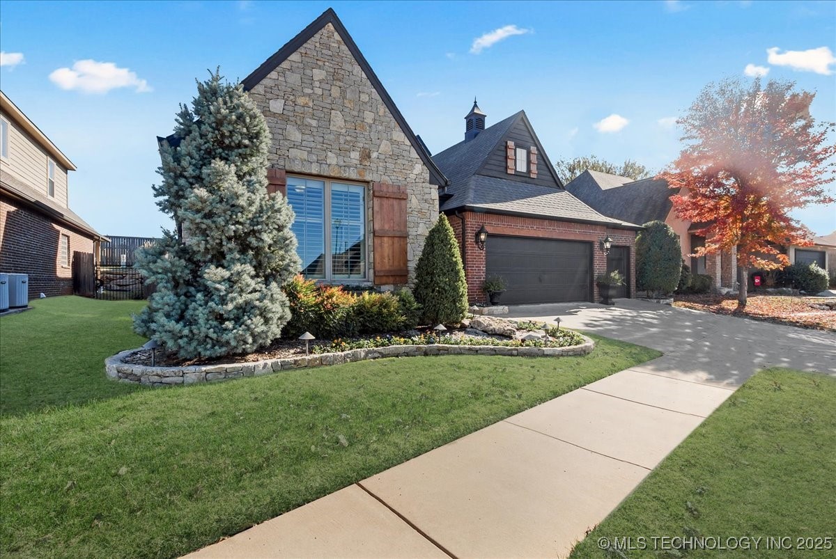 11343 S 75th East Avenue Property Photo 2