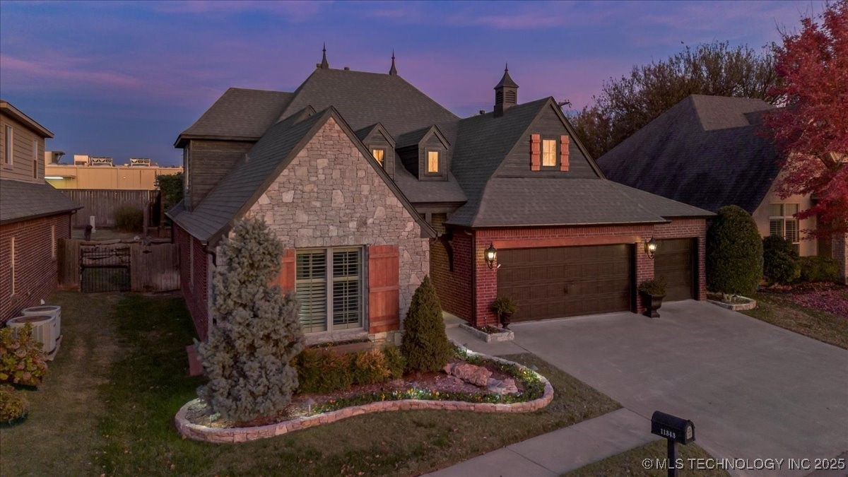 11343 S 75th East Avenue Property Photo 3