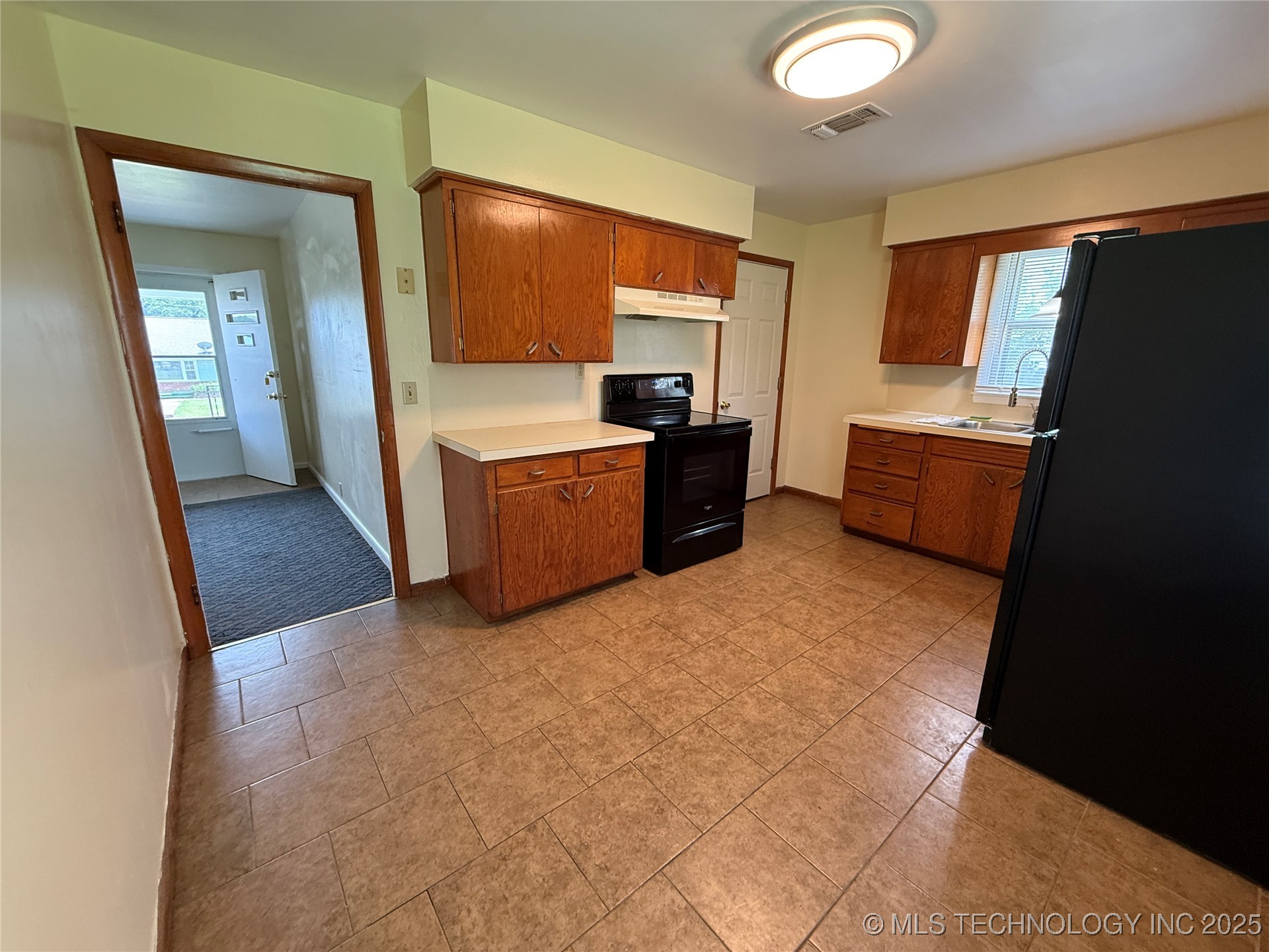 911 E Polk Avenue Property Photo 4