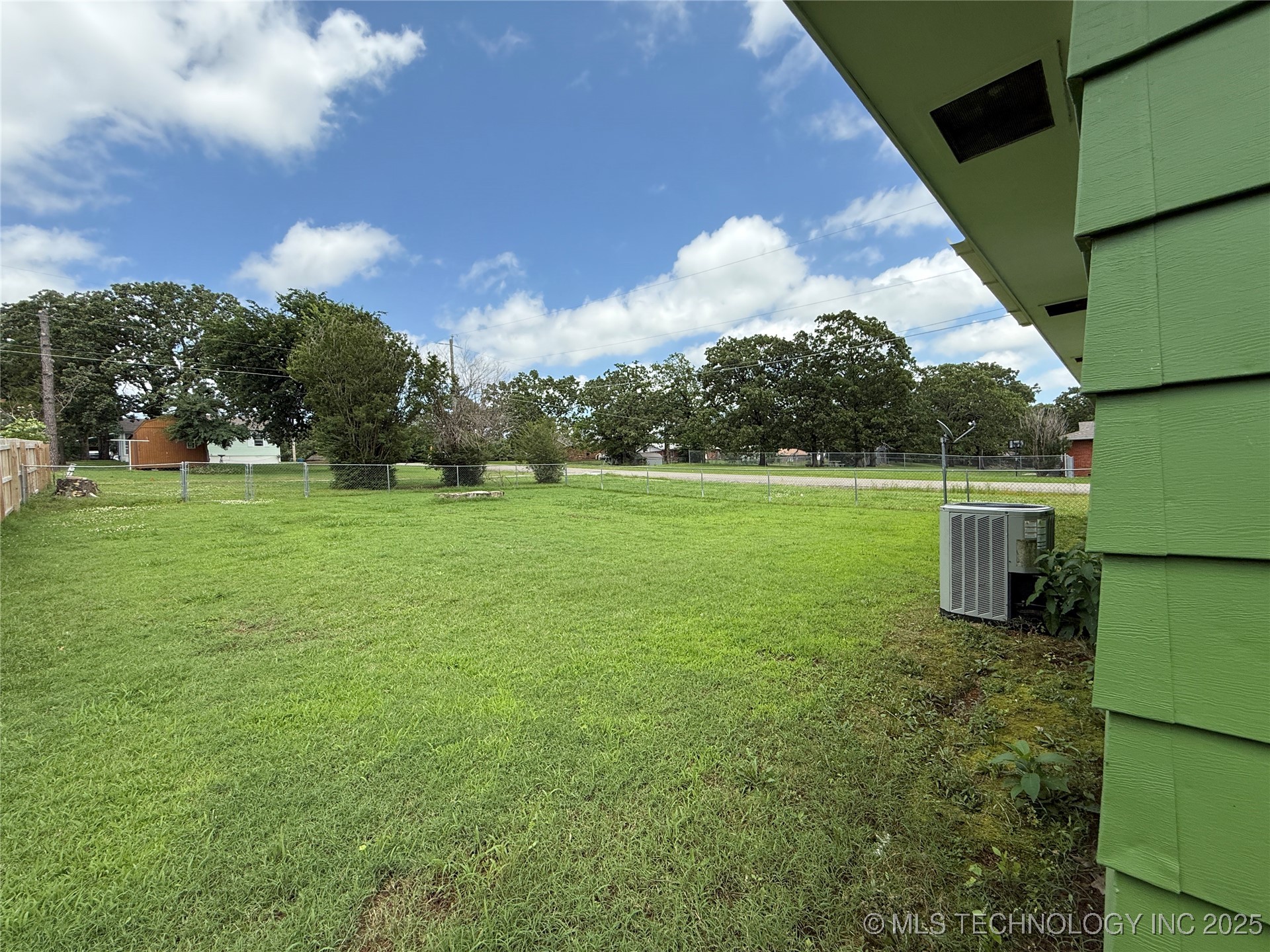 911 E Polk Avenue Property Photo 17