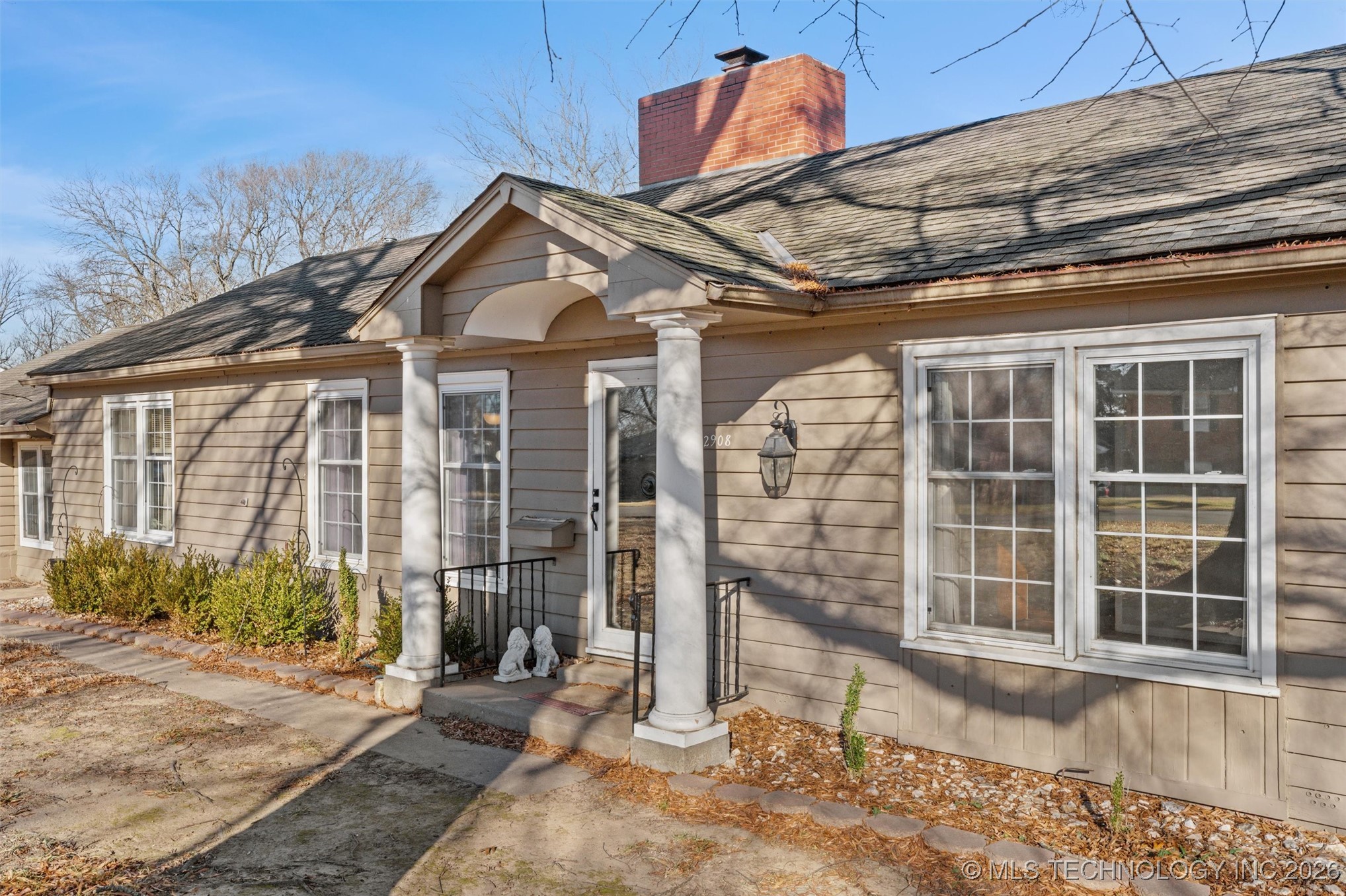 2908 Sheridan Road Property Photo 1