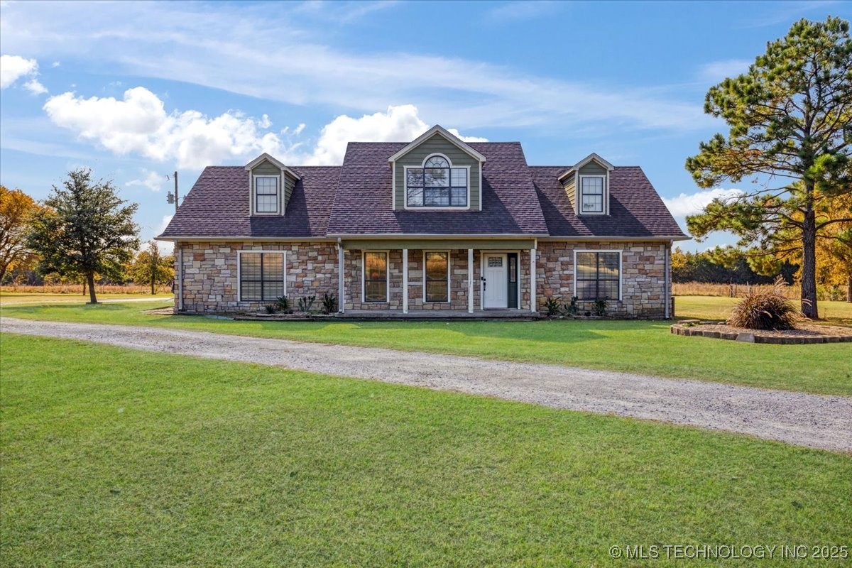 1061 Simons Road Property Photo 1