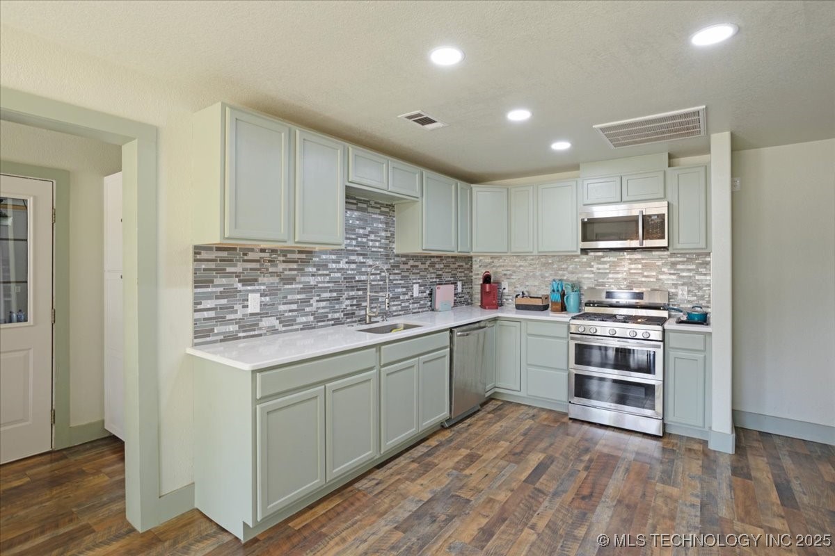 1061 Simons Road Property Photo 7