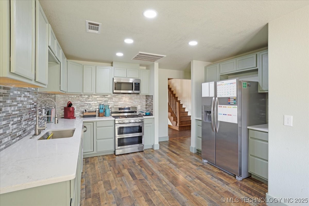 1061 Simons Road Property Photo 9