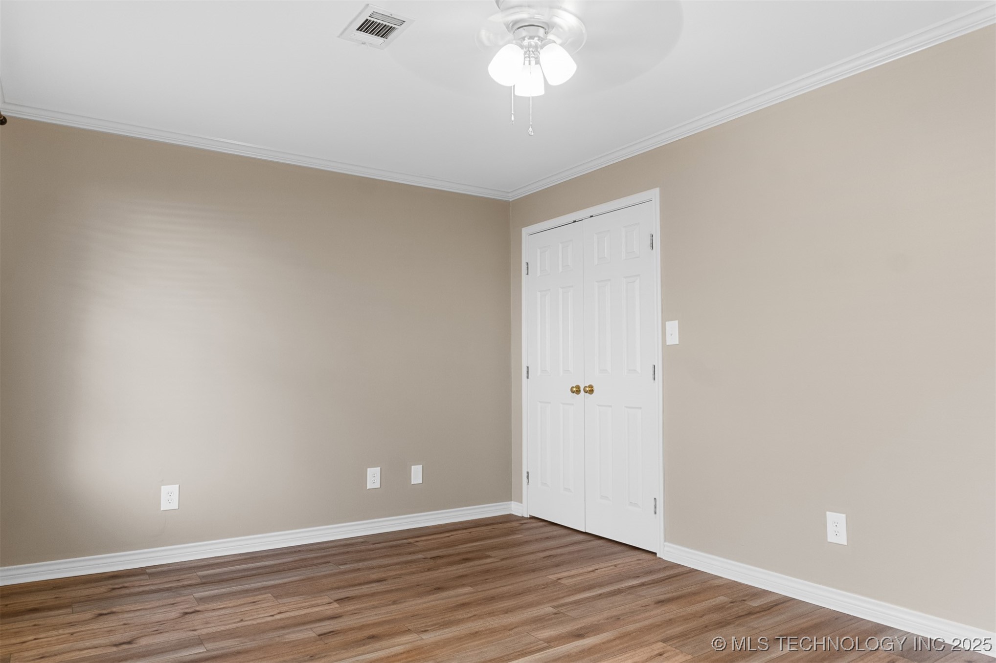 923 N 12th Avenue Property Photo 16