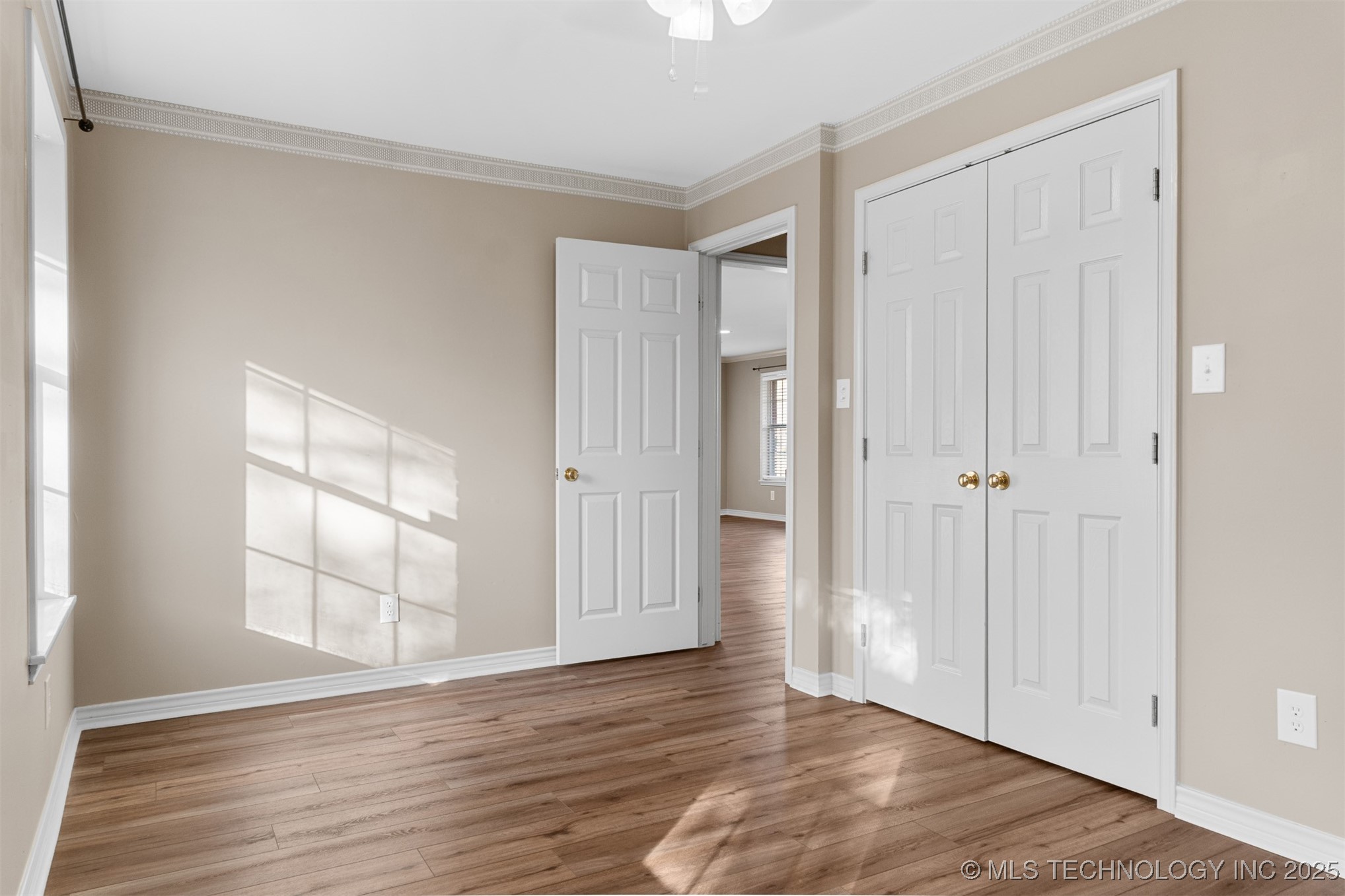 923 N 12th Avenue Property Photo 18