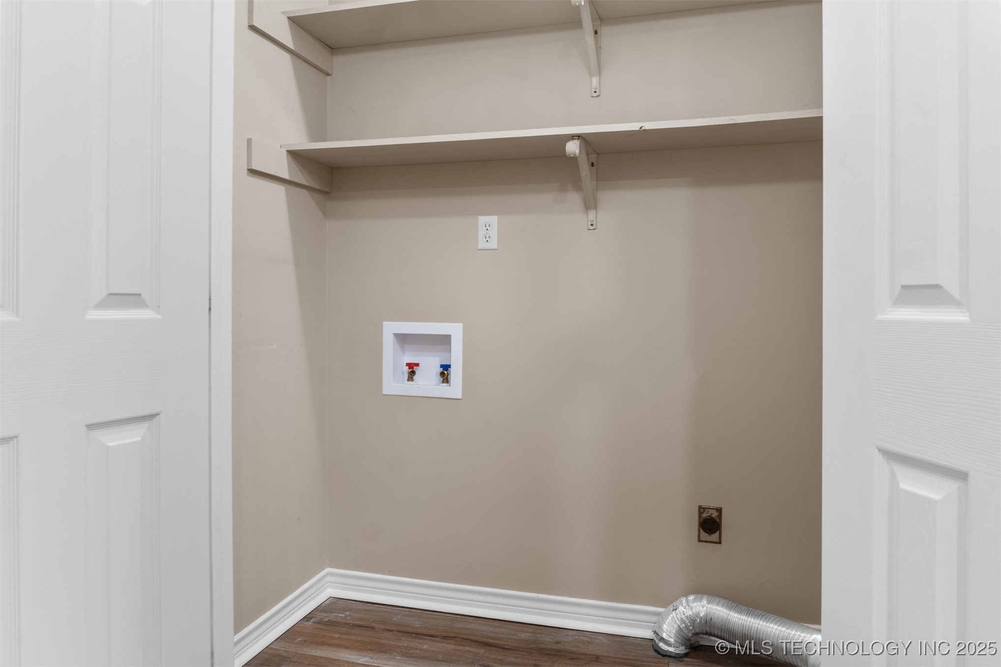 923 N 12th Avenue Property Photo 20